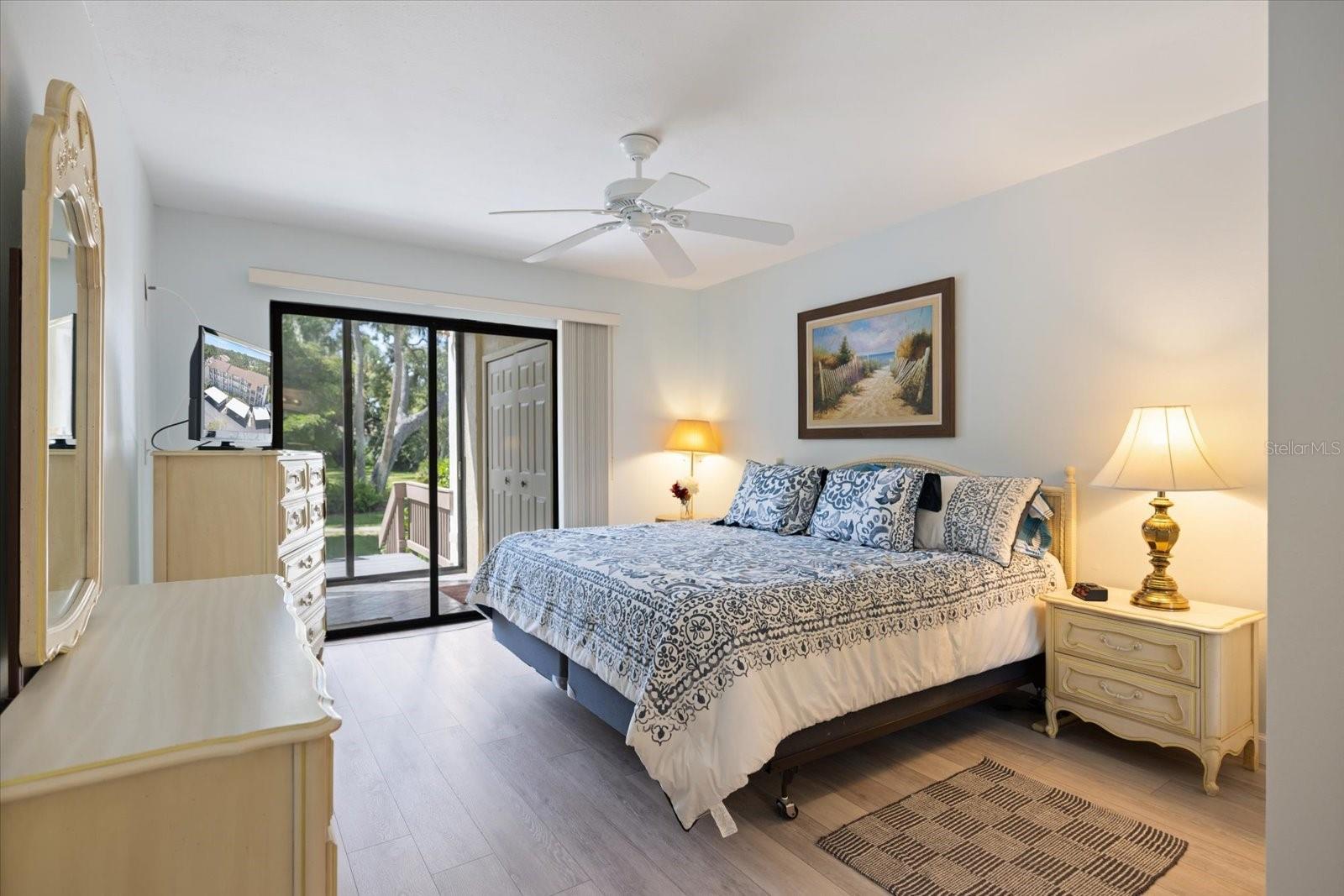 Image 15 of 35 For 832 Bird Bay Way 113