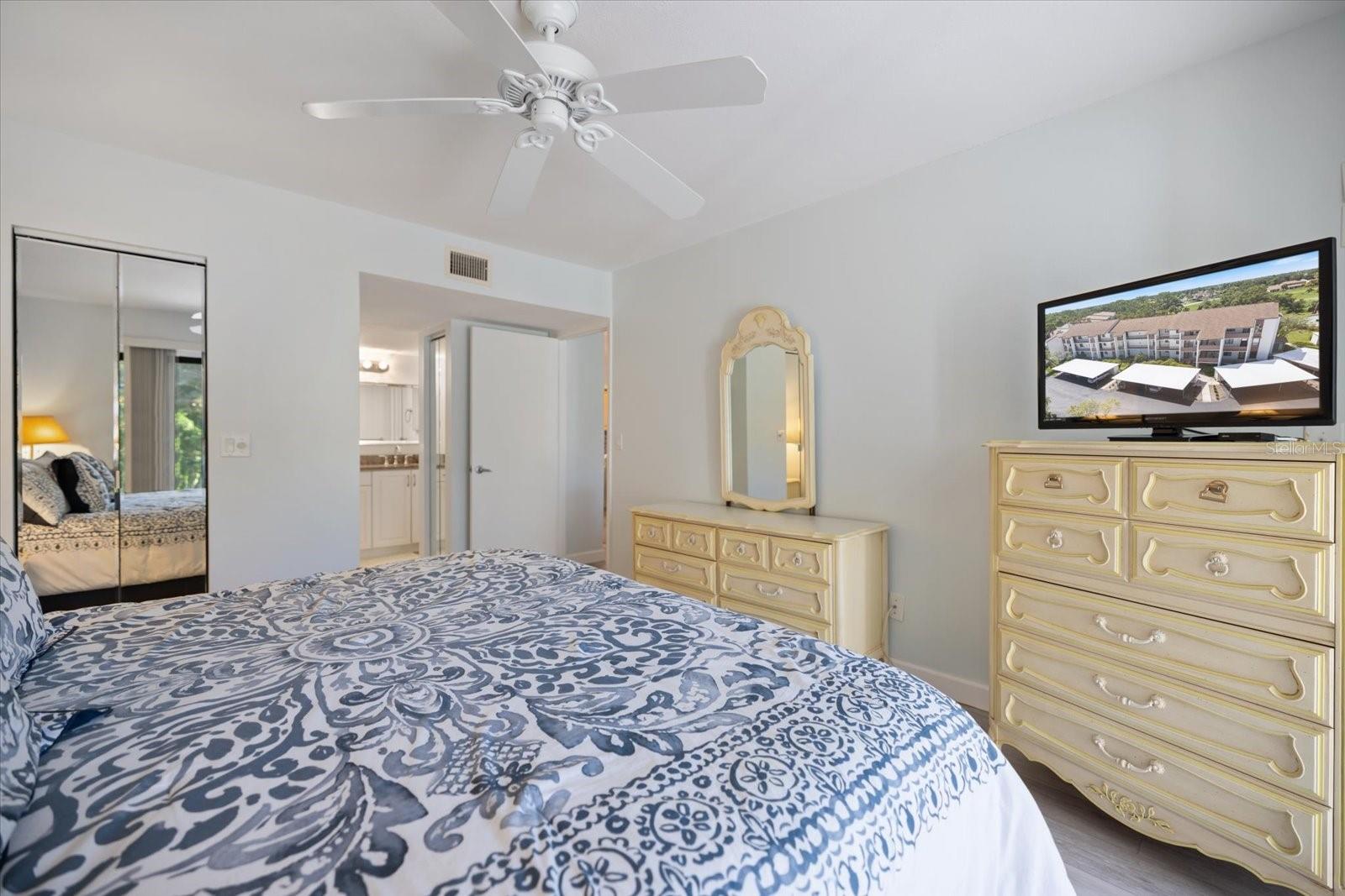 Image 17 of 35 For 832 Bird Bay Way 113