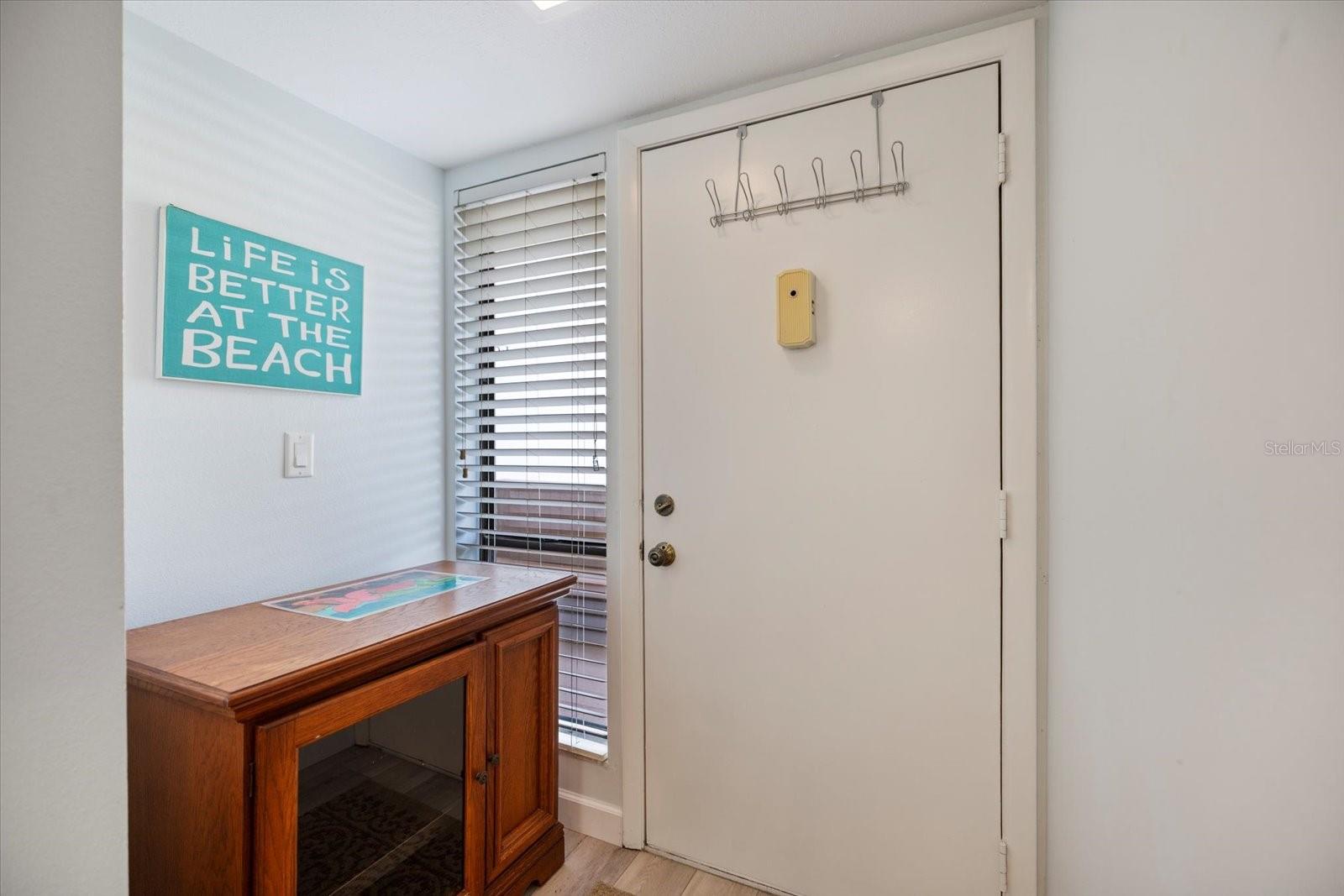 Image 4 of 35 For 832 Bird Bay Way 113