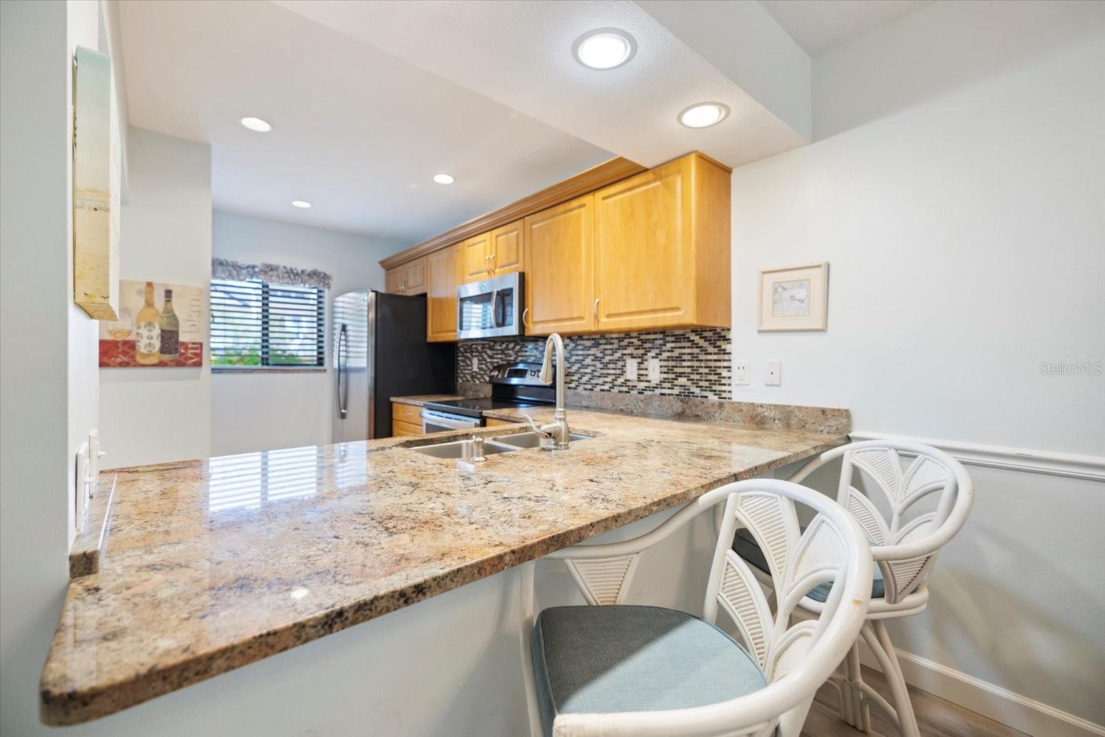 Image 6 of 35 For 832 Bird Bay Way 113