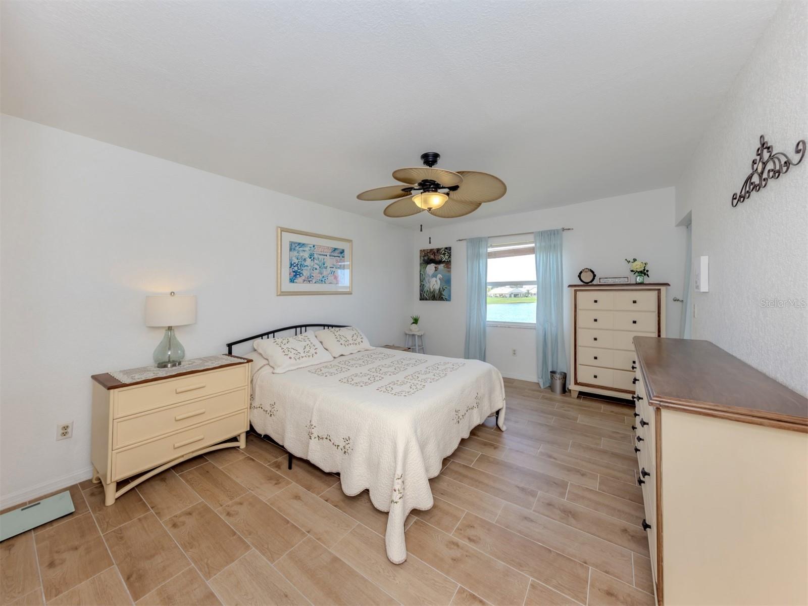 Image 25 of 73 For 26333 Nadir Road 105