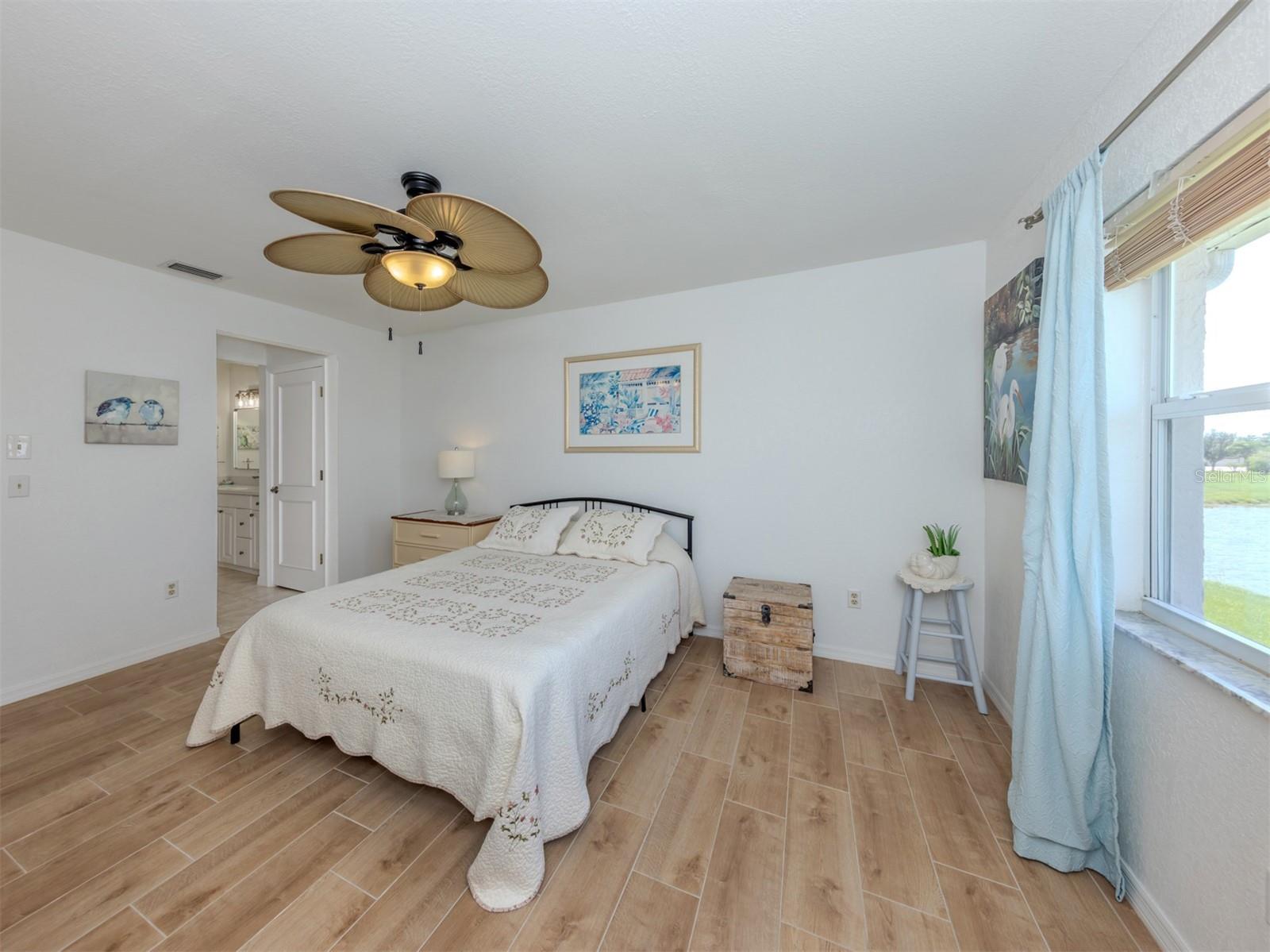 Image 26 of 73 For 26333 Nadir Road 105