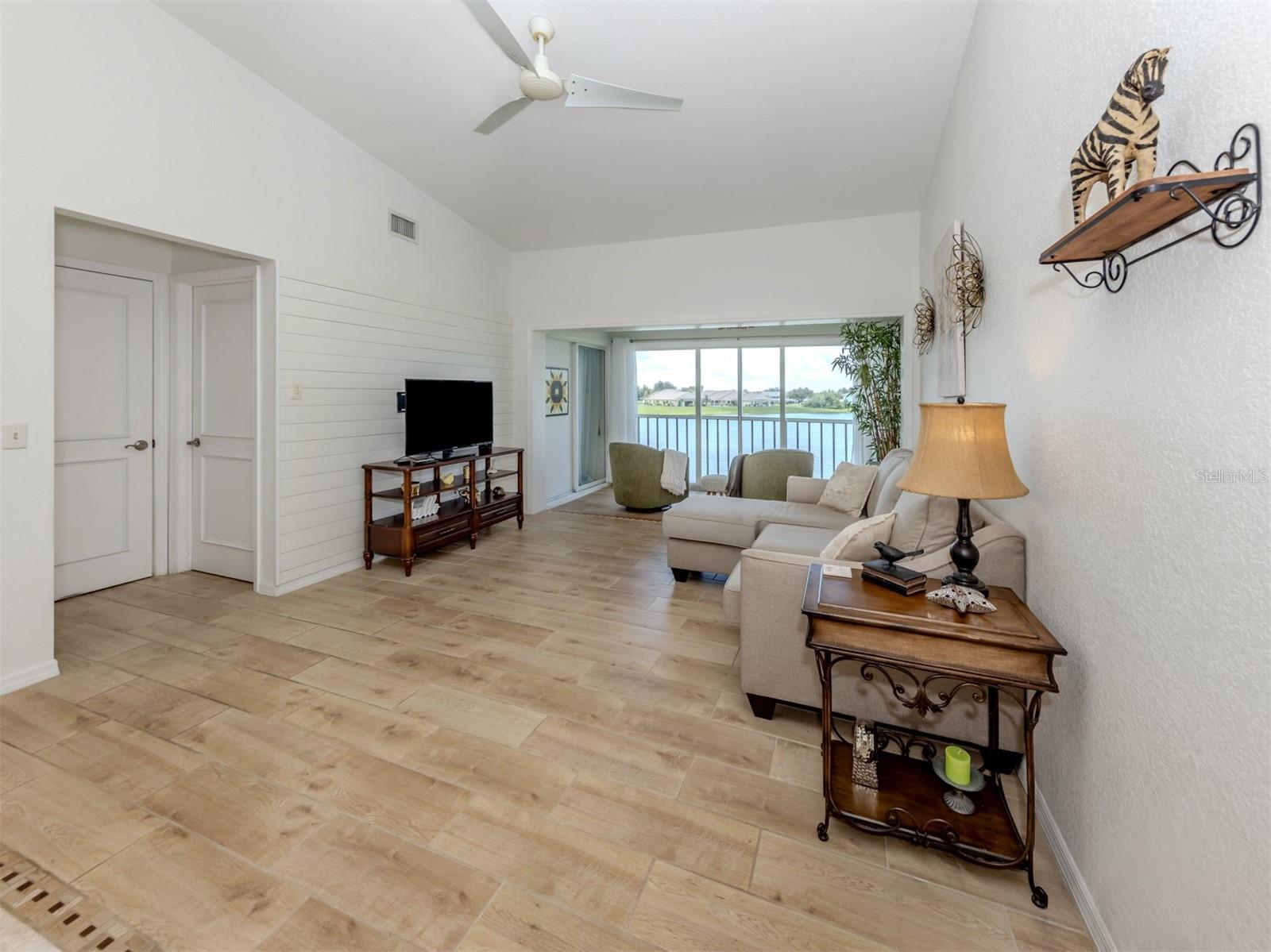 Image 8 of 73 For 26333 Nadir Road 105