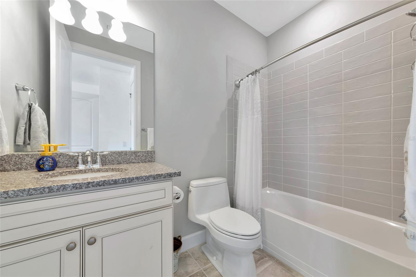 Image 27 of 48 For 7801 Grande Shores Drive