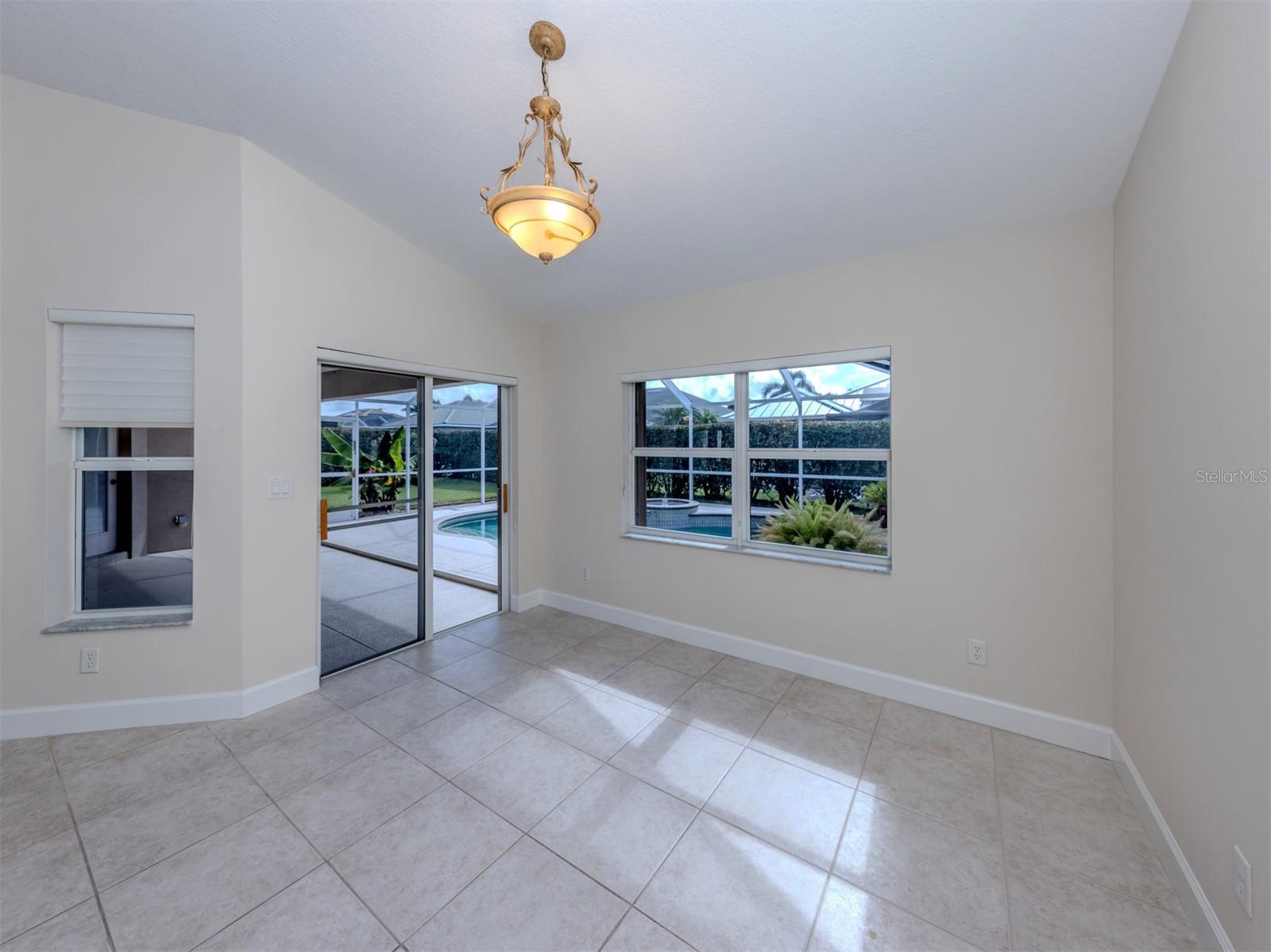 Image 10 of 61 For 208 Greywing Court