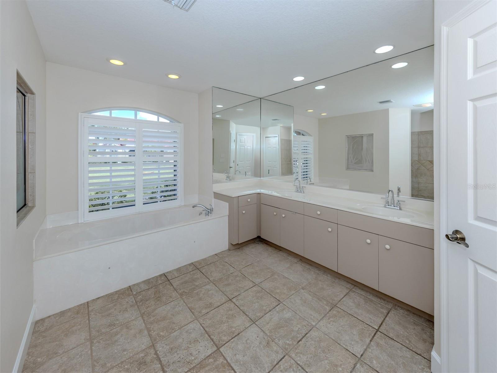 Image 23 of 61 For 208 Greywing Court