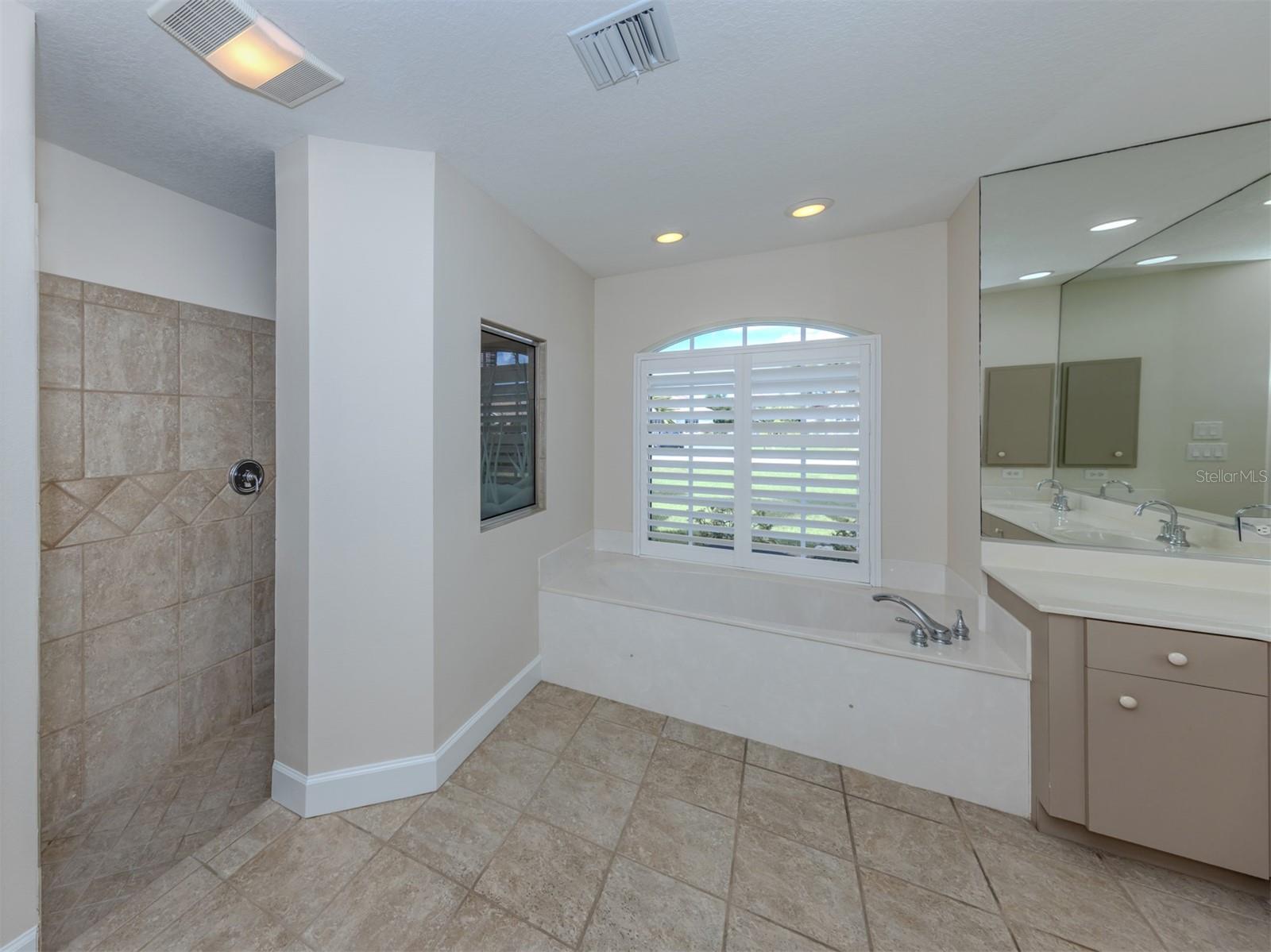 Image 24 of 61 For 208 Greywing Court