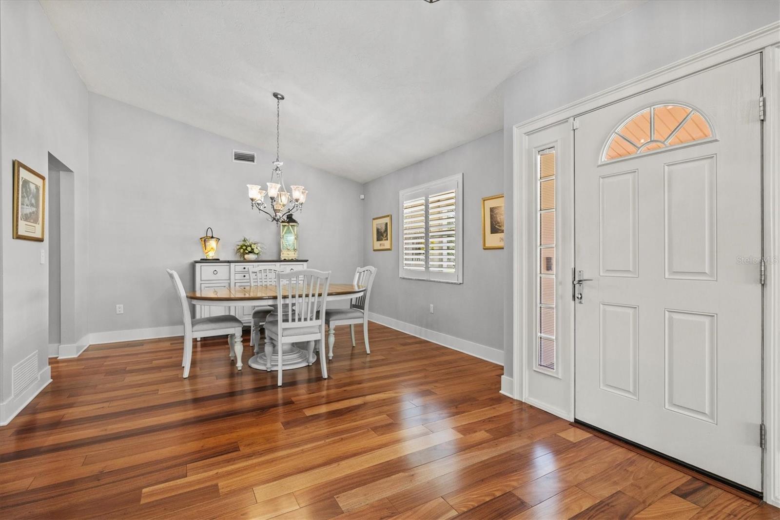 Image 16 of 94 For 1502 Pine Street E