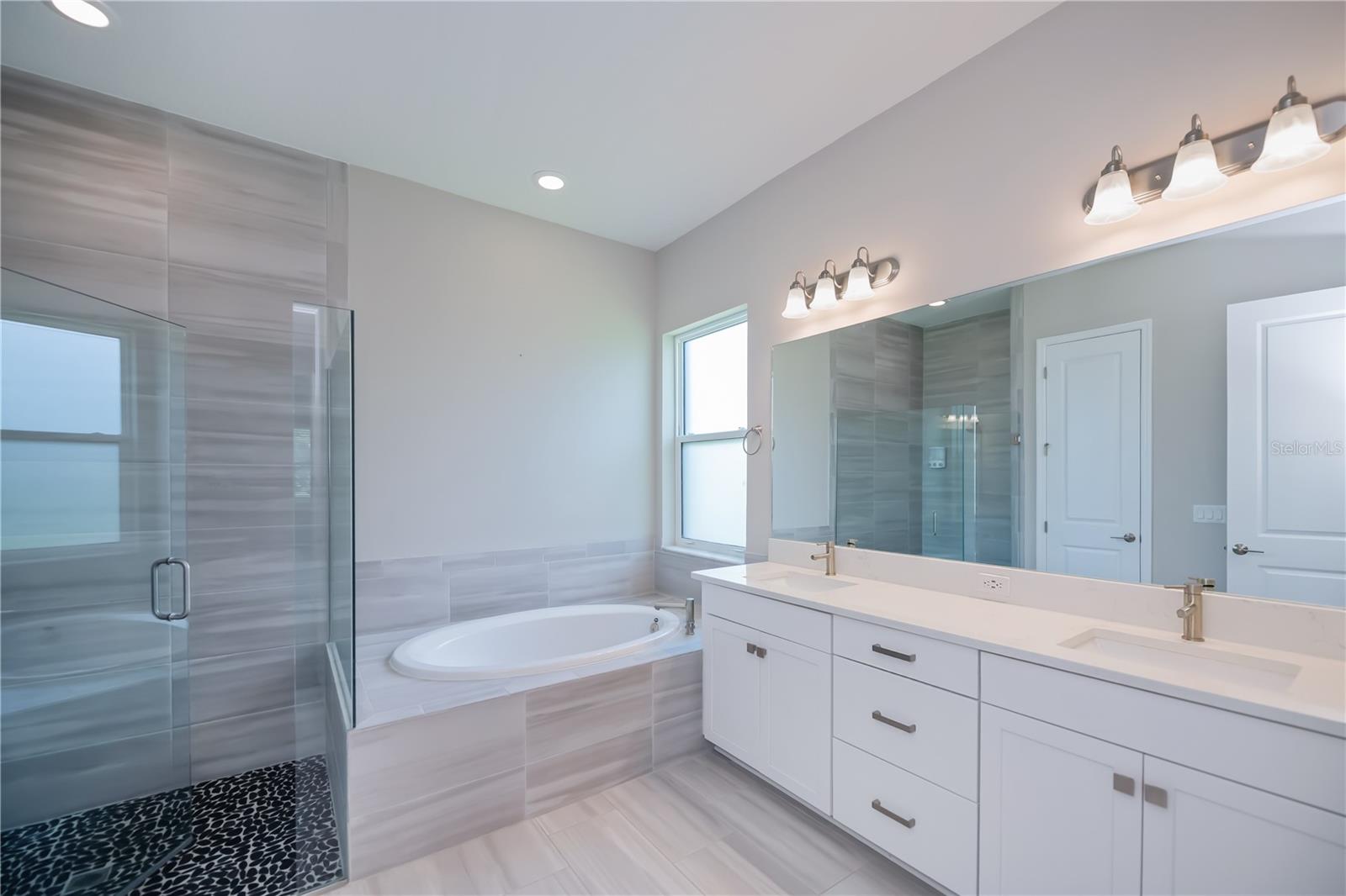 Image 36 of 85 For 6137 Lungo Lago Drive