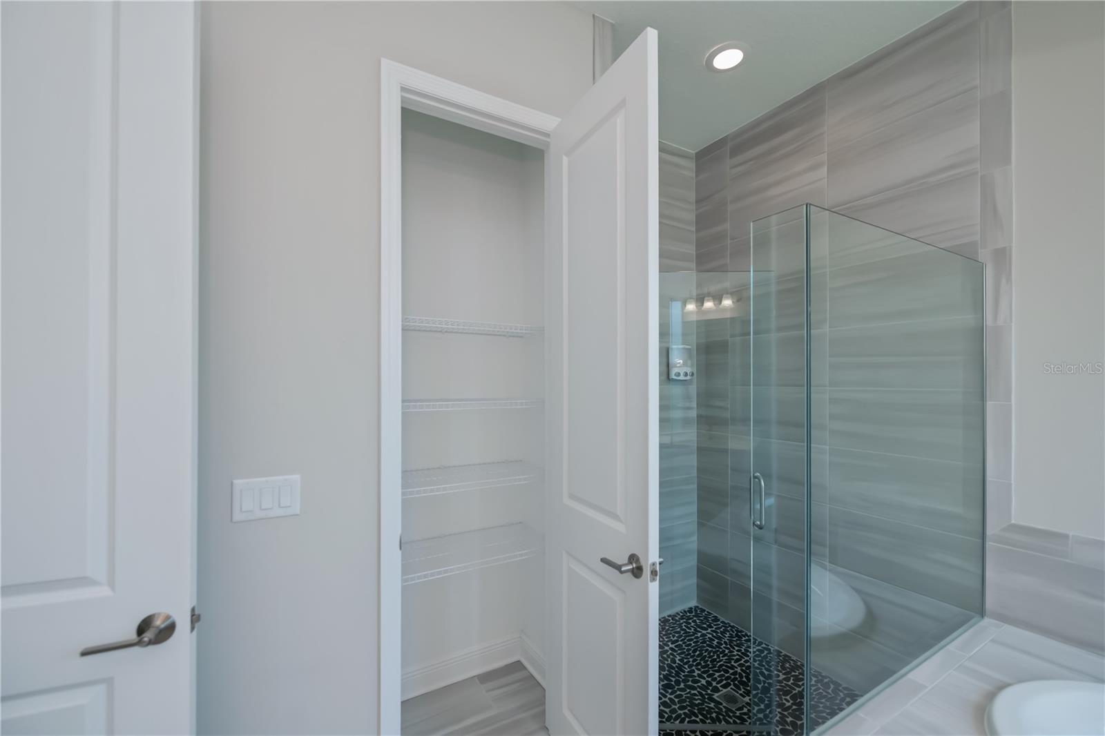 Image 41 of 85 For 6137 Lungo Lago Drive