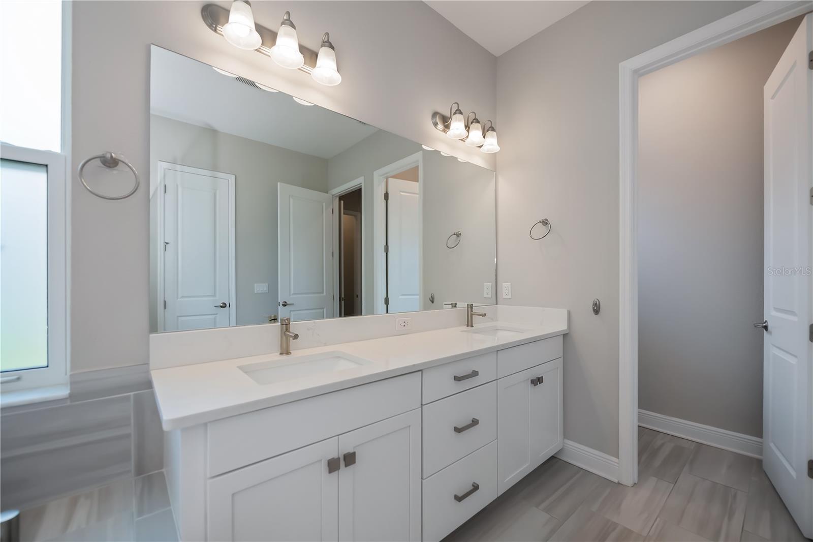 Image 42 of 85 For 6137 Lungo Lago Drive