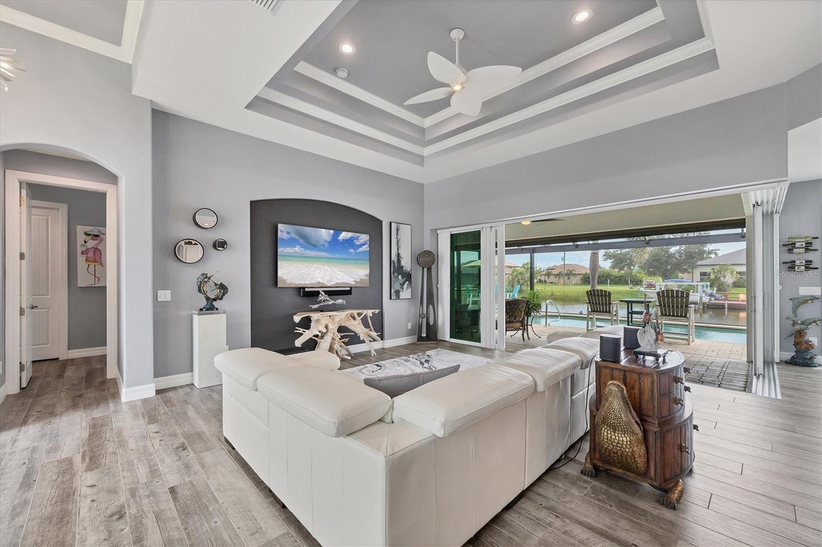 Image 10 of 73 For 15704 Lakeland Circle