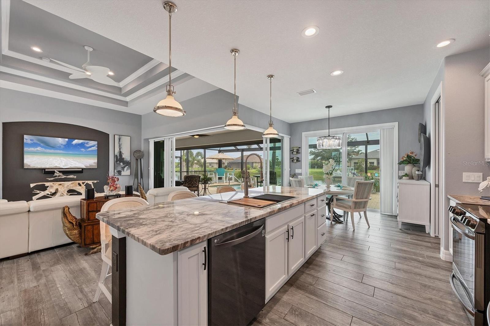 Image 15 of 73 For 15704 Lakeland Circle