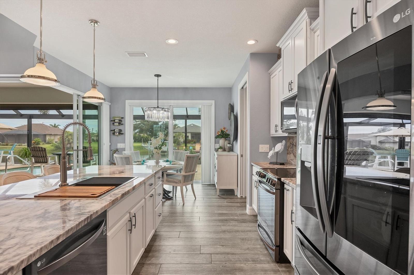 Image 16 of 73 For 15704 Lakeland Circle
