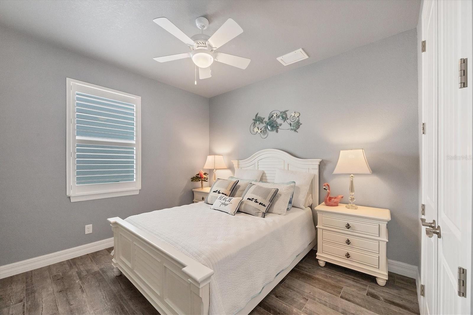 Image 31 of 73 For 15704 Lakeland Circle