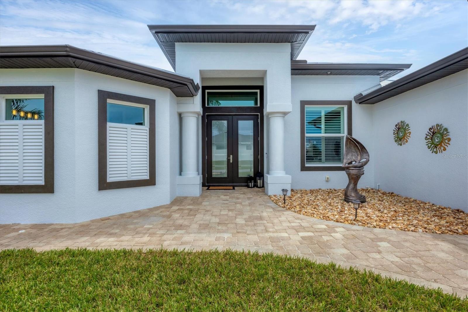 Image 4 of 73 For 15704 Lakeland Circle