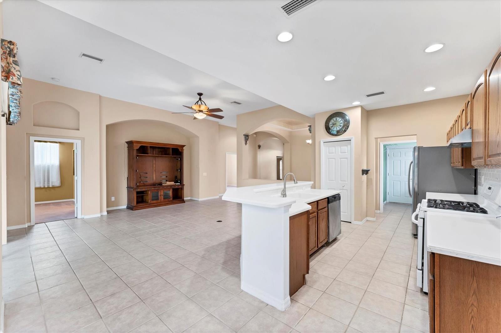 Image 13 of 59 For 5271 Laurel Oak Court
