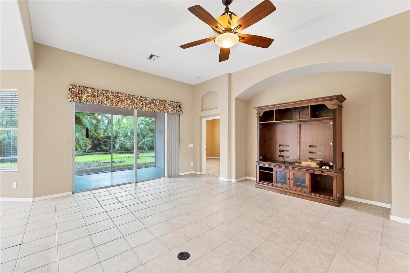 Image 6 of 59 For 5271 Laurel Oak Court