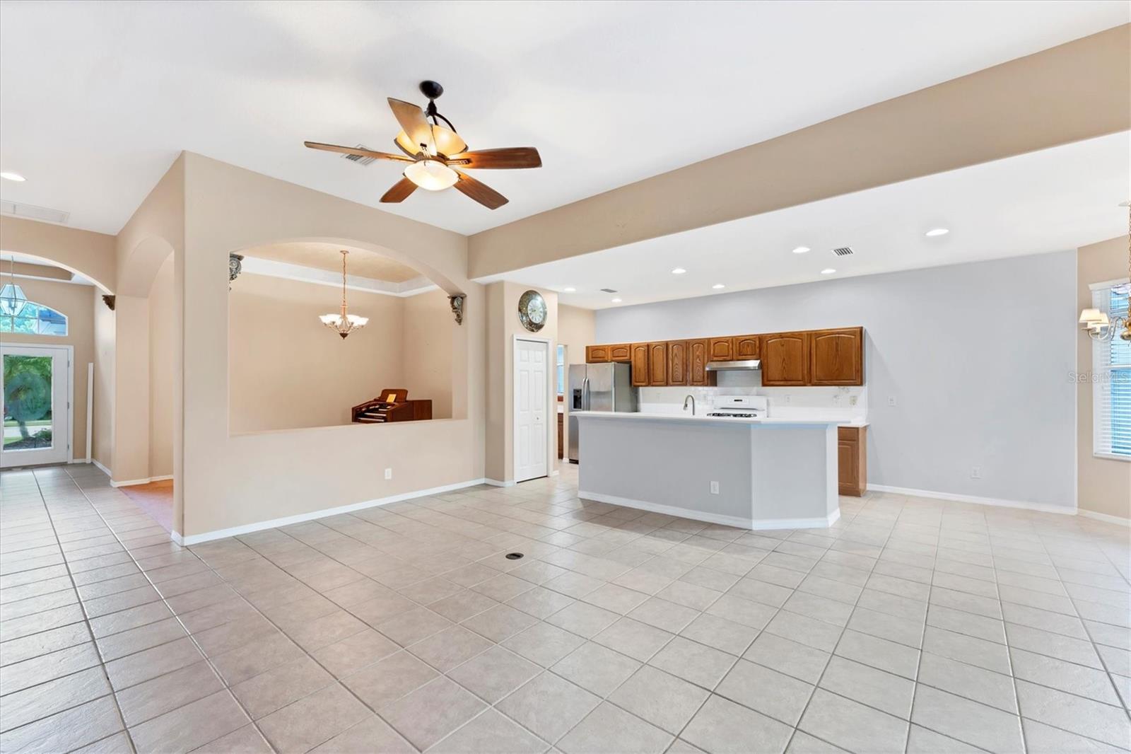Image 8 of 59 For 5271 Laurel Oak Court