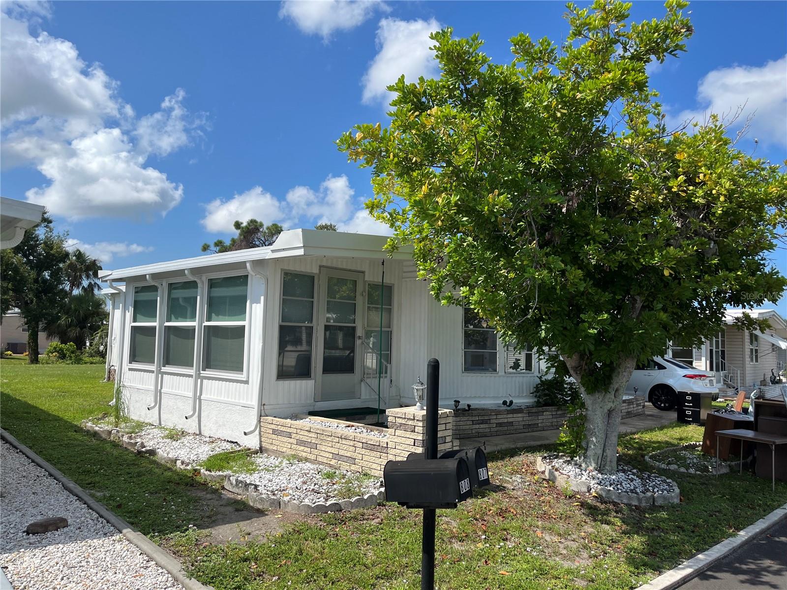Details for 807 Jolanda Circle, VENICE, FL 34285