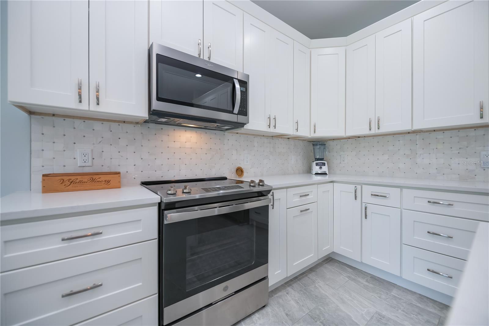Image 16 of 64 For 809 Groveland Avenue