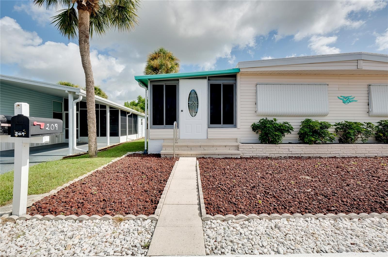 Image 33 of 41 For 209 Roma Road
