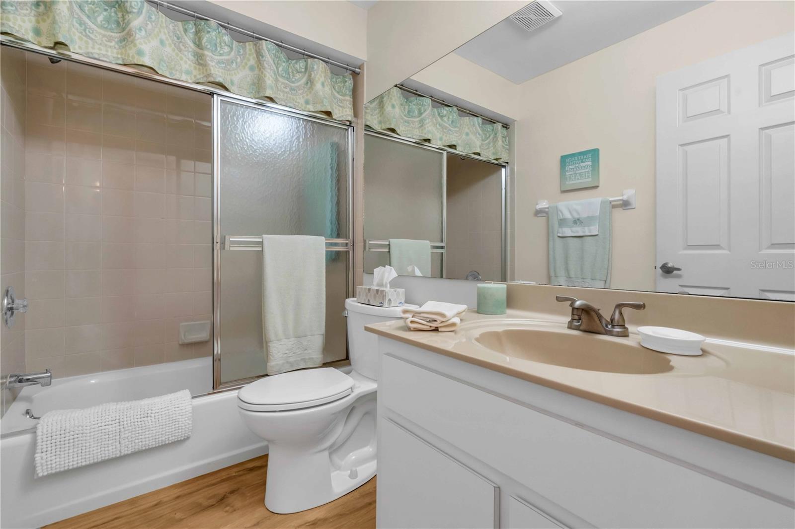 Image 17 of 43 For 932 Capri Isles Boulevard 216