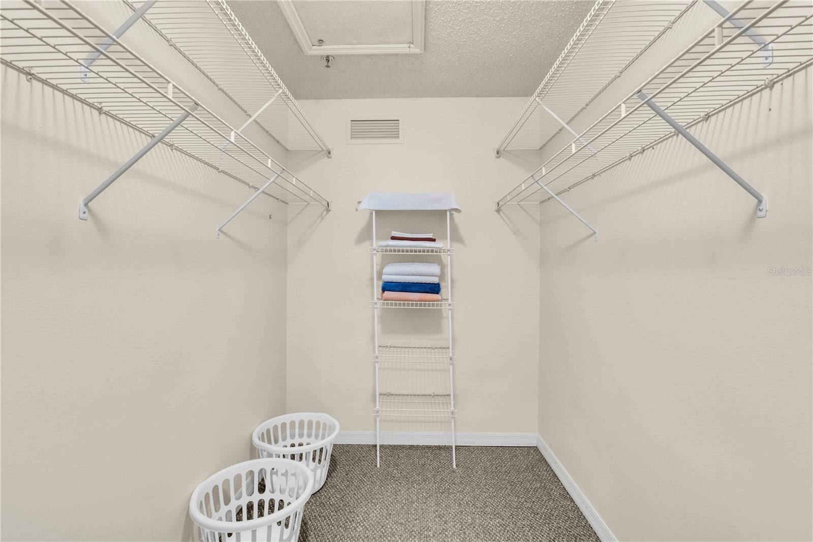 Image 21 of 43 For 932 Capri Isles Boulevard 216