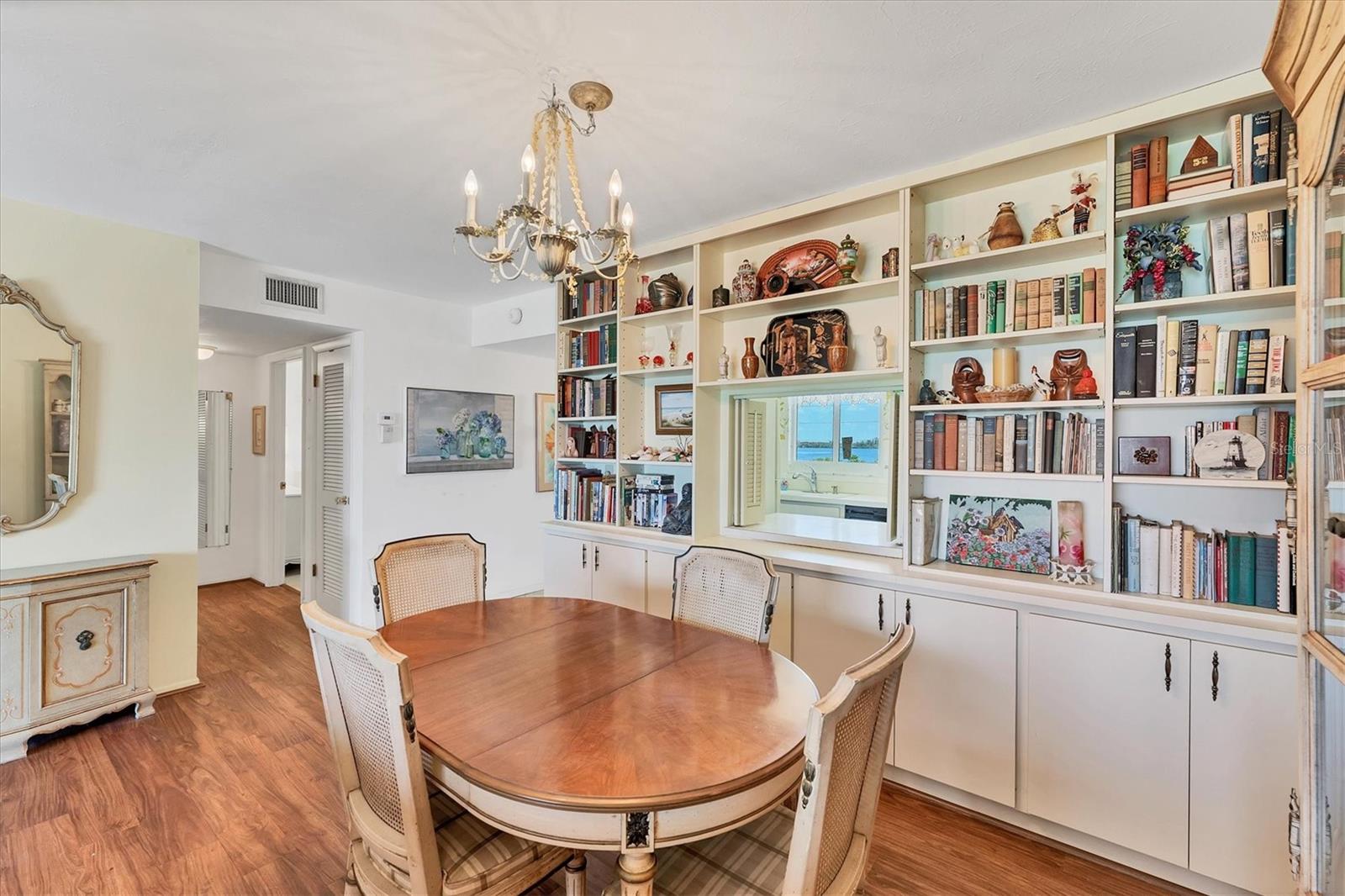 Image 10 of 39 For 1200 Tarpon Center Drive 306
