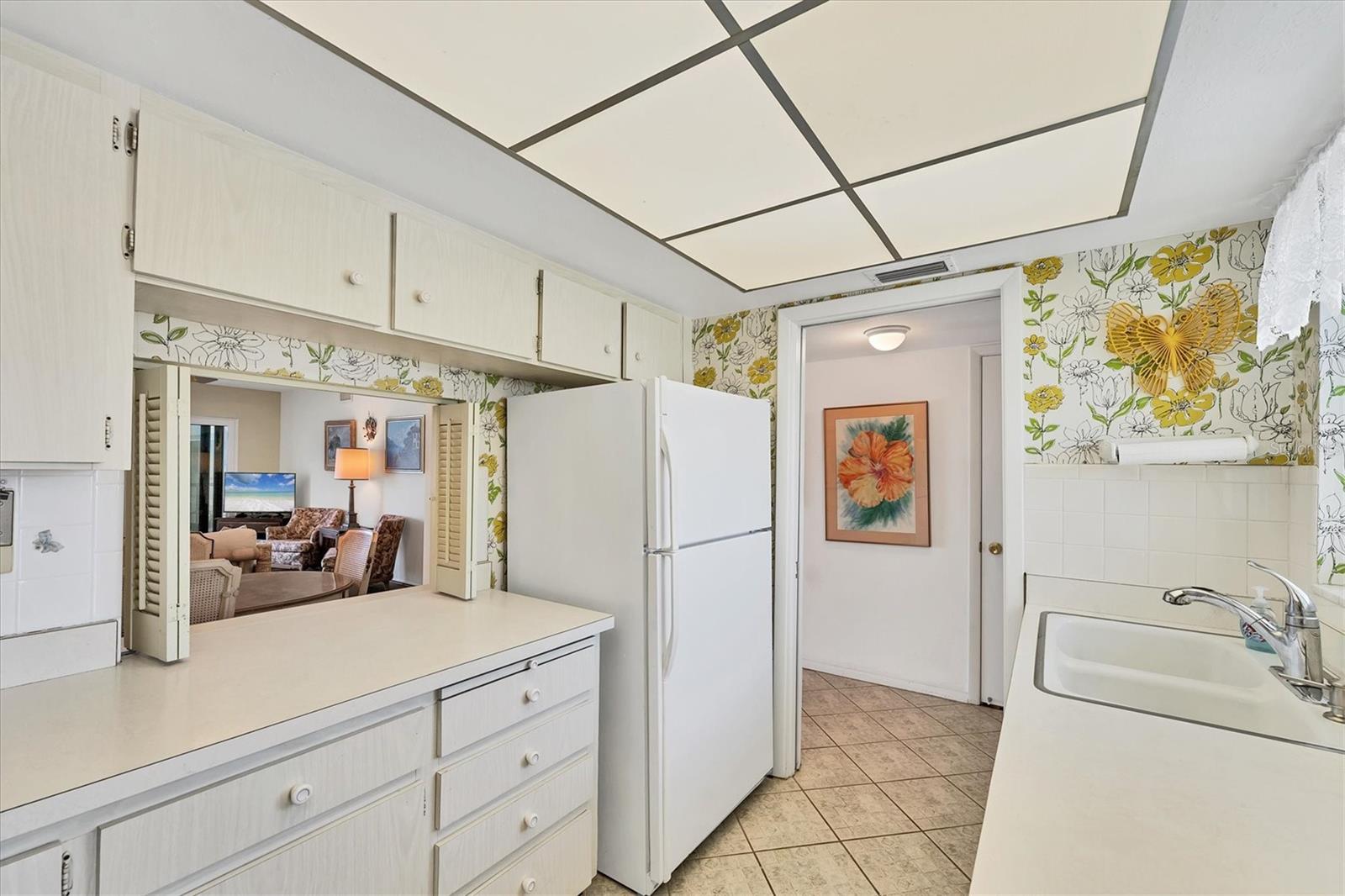 Image 11 of 39 For 1200 Tarpon Center Drive 306