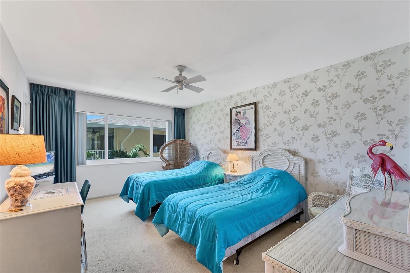Image 18 of 39 For 1200 Tarpon Center Drive 306
