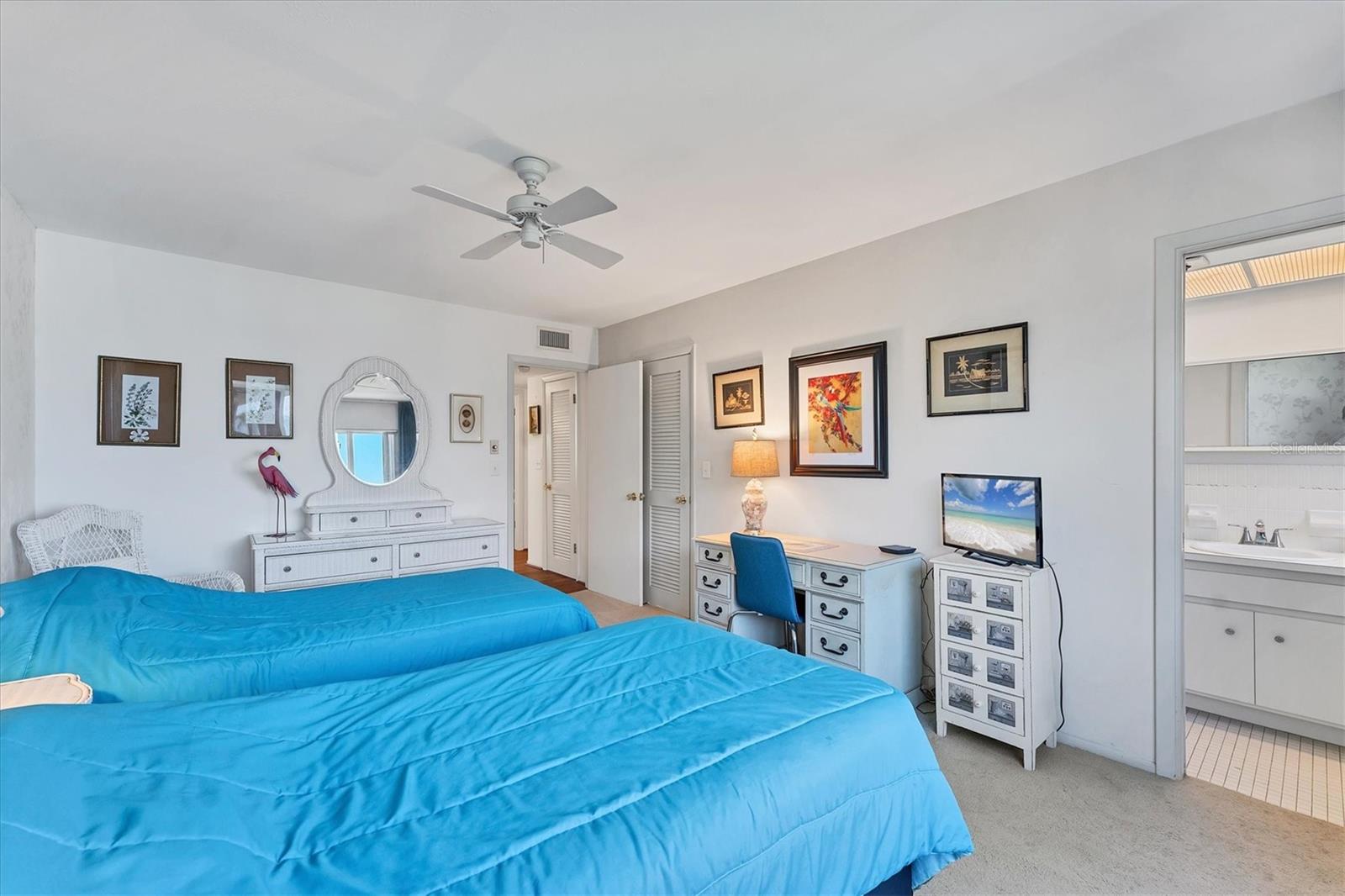 Image 19 of 39 For 1200 Tarpon Center Drive 306