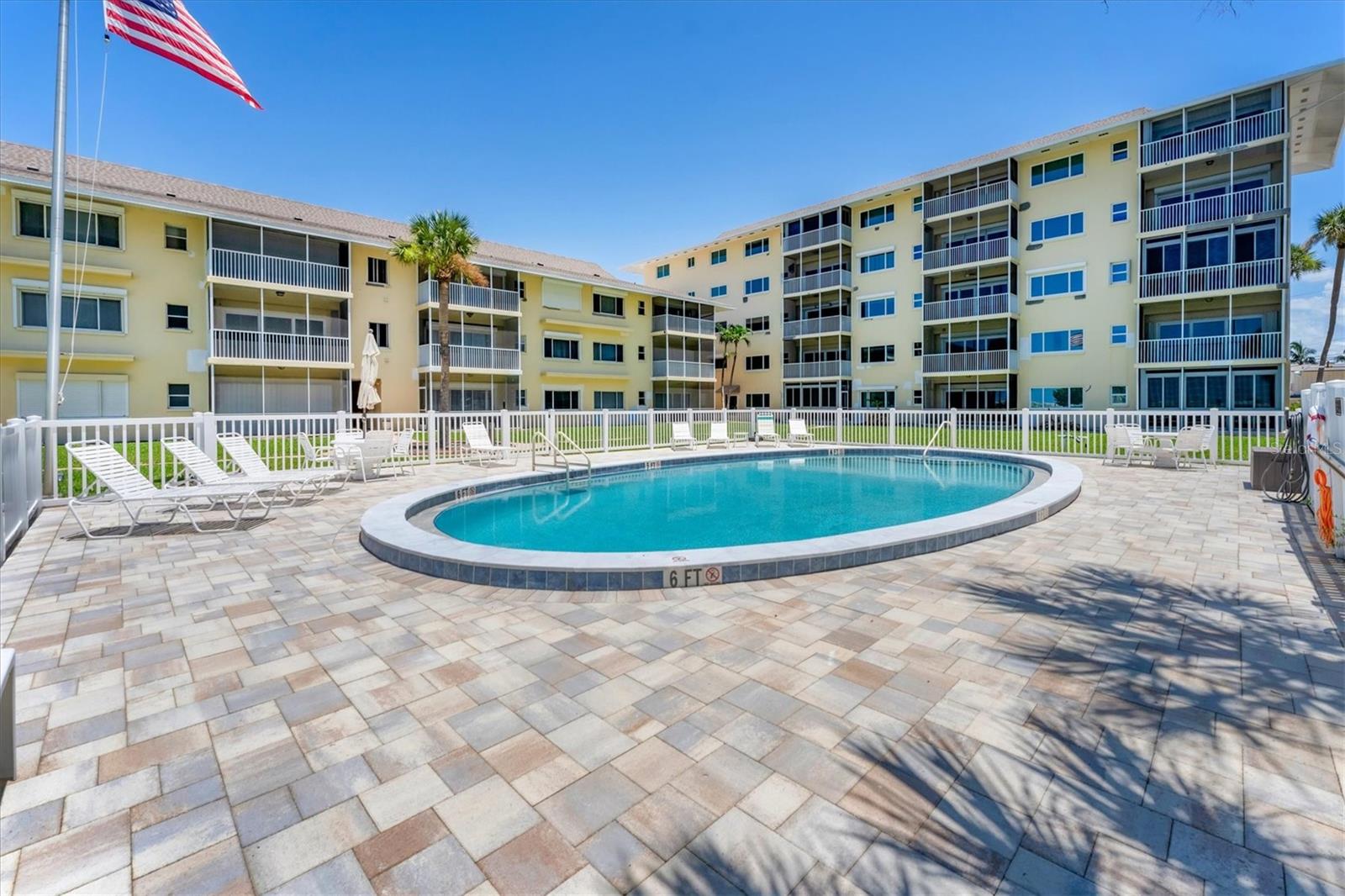 Image 26 of 39 For 1200 Tarpon Center Drive 306