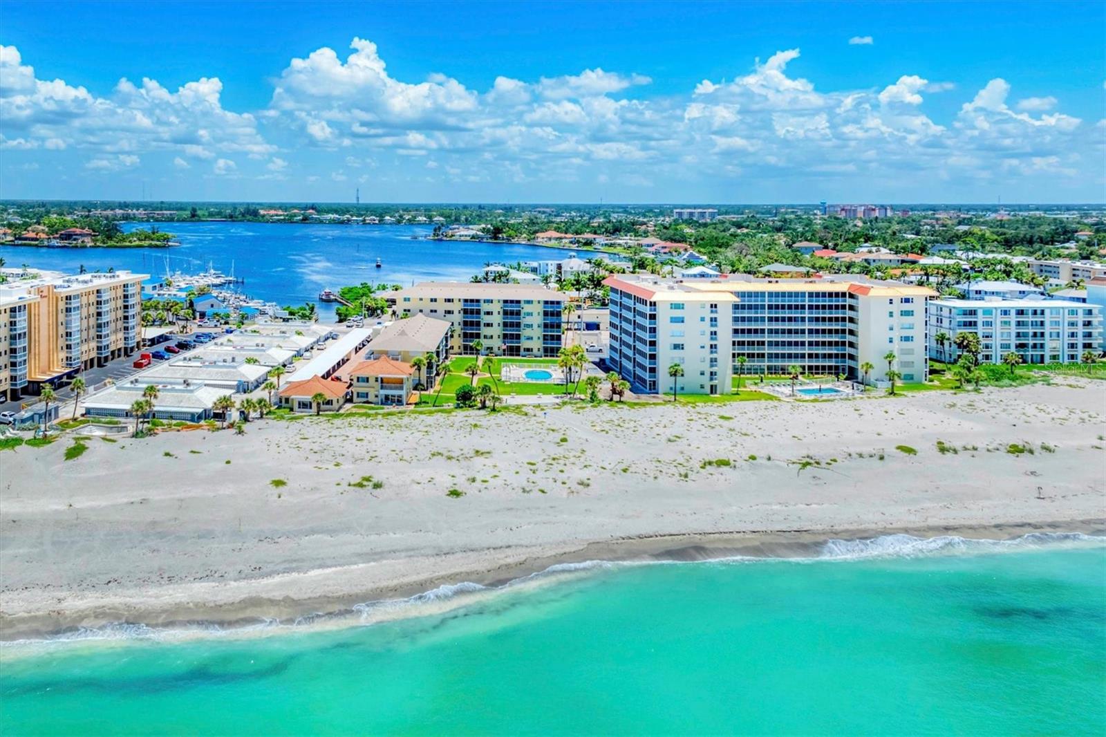 Image 30 of 39 For 1200 Tarpon Center Drive 306