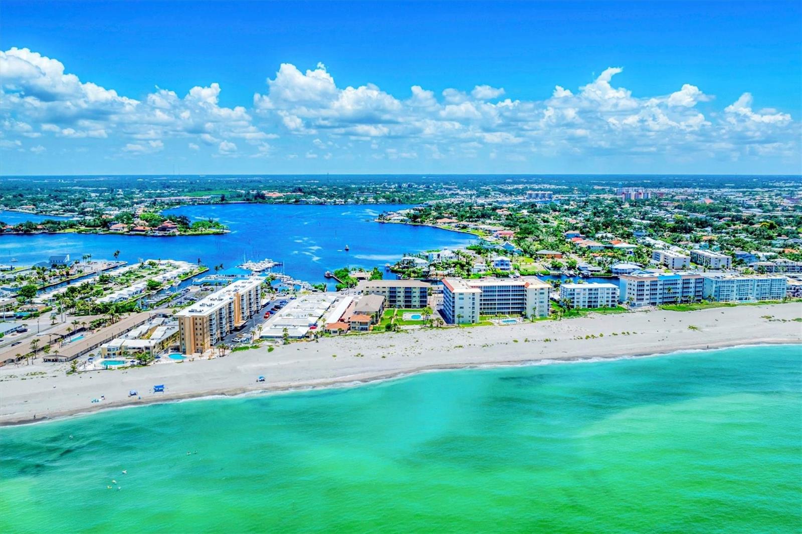 Image 36 of 39 For 1200 Tarpon Center Drive 306