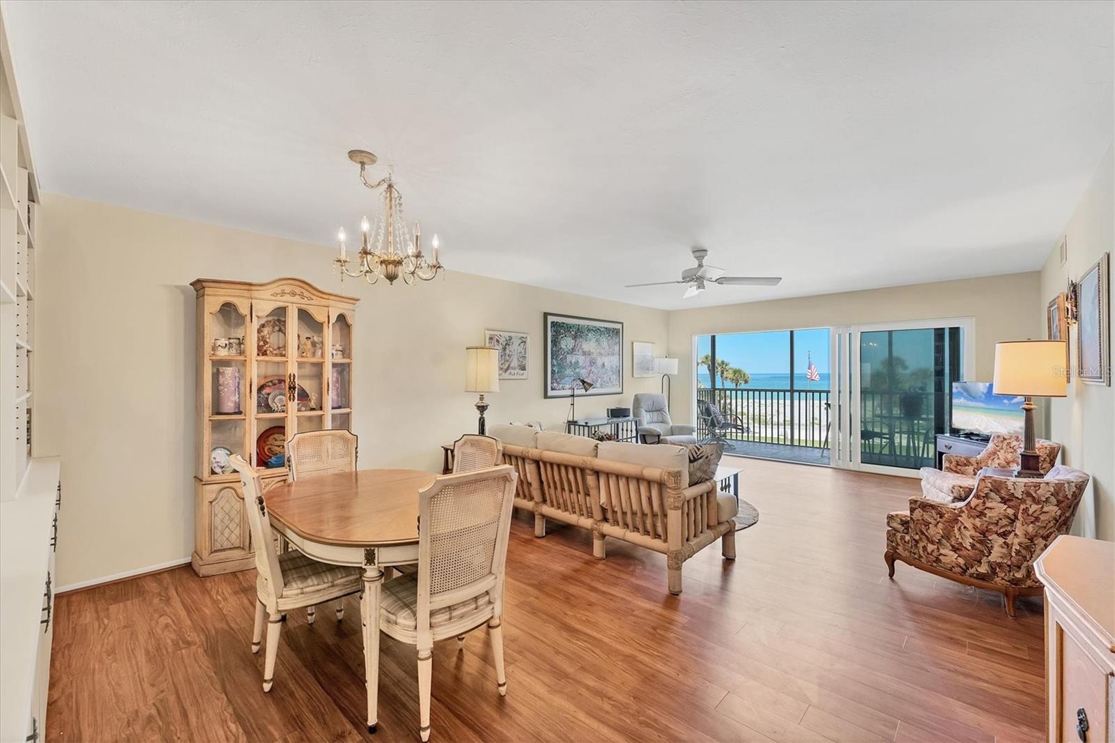 Image 4 of 39 For 1200 Tarpon Center Drive 306