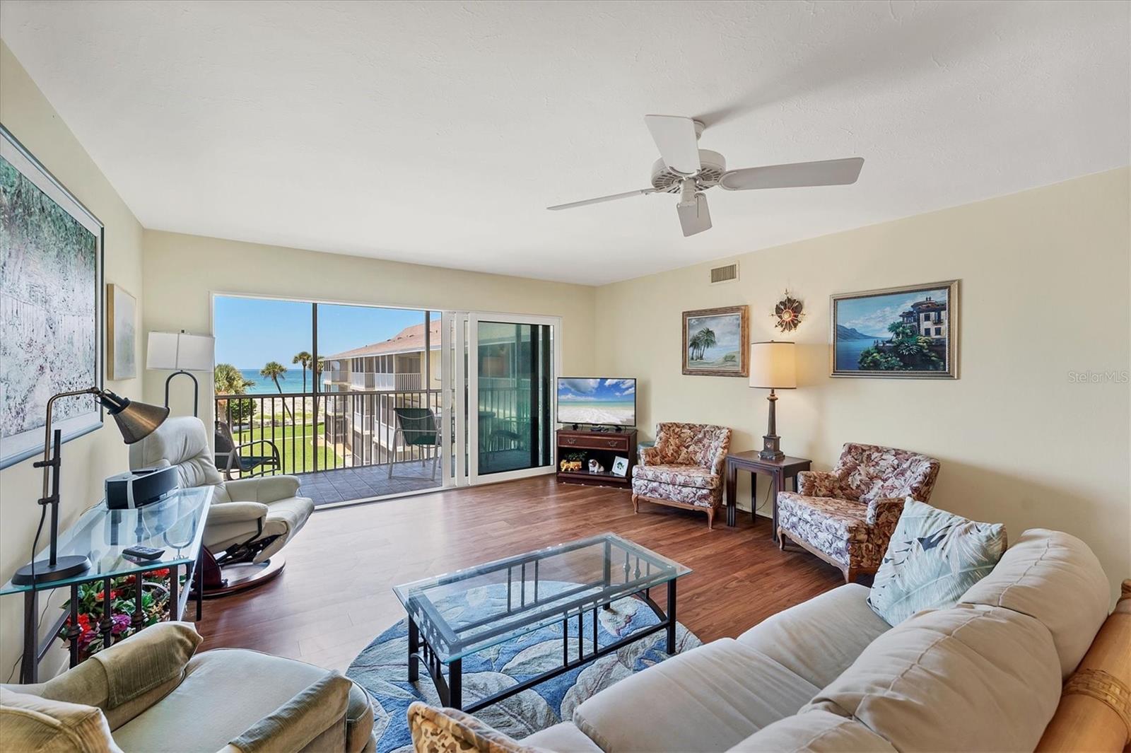 Image 5 of 39 For 1200 Tarpon Center Drive 306