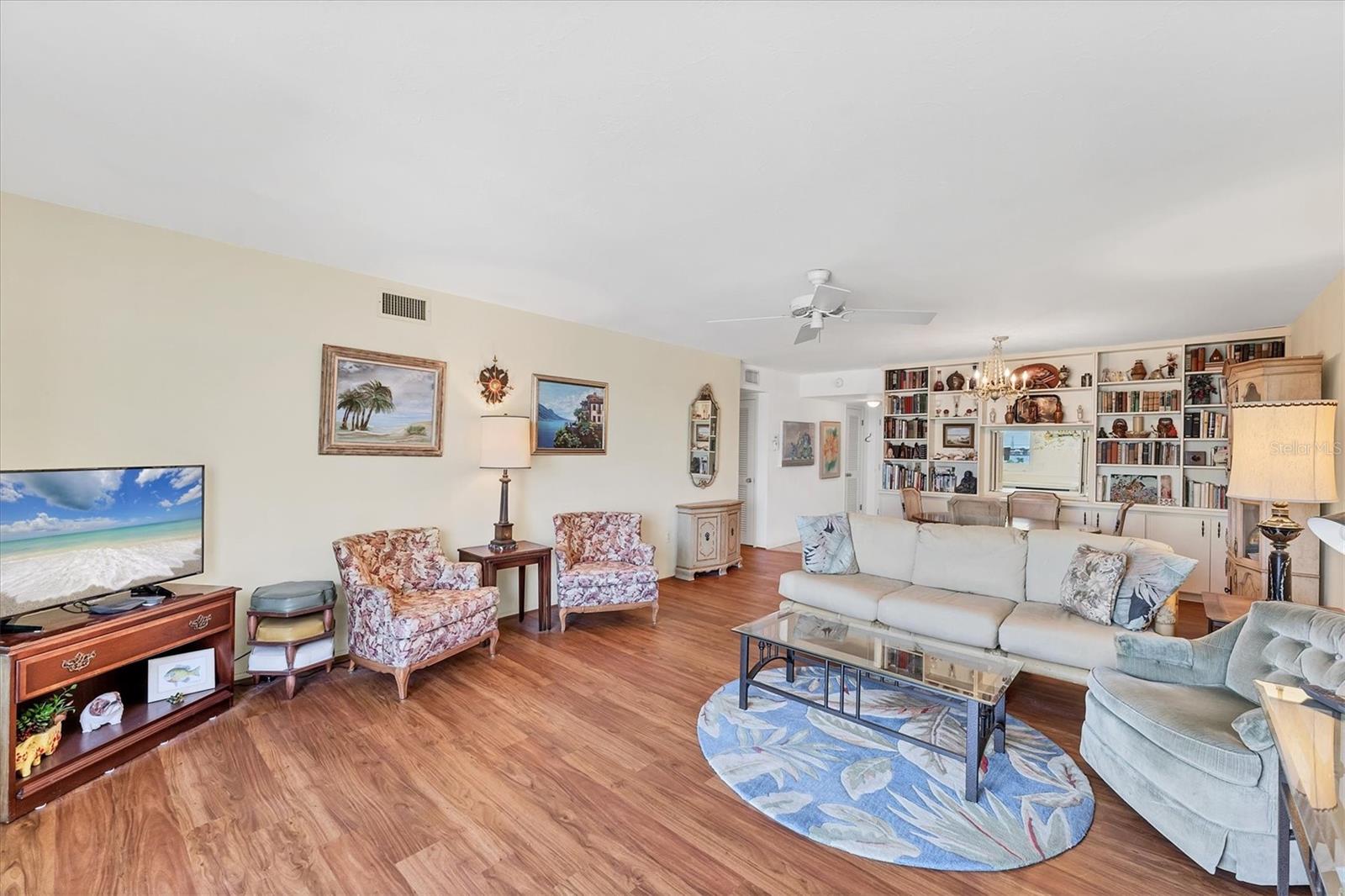 Image 7 of 39 For 1200 Tarpon Center Drive 306