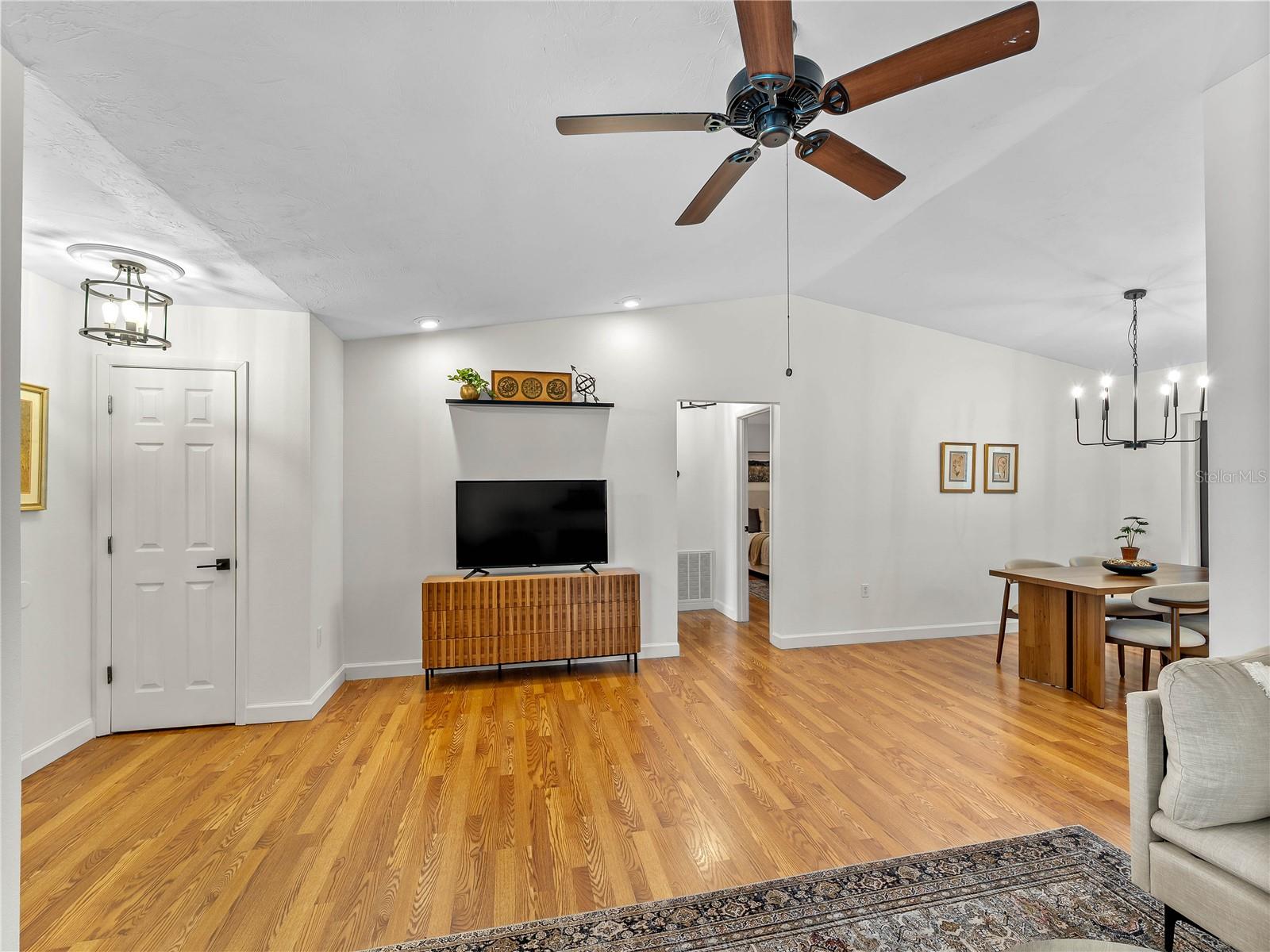 Image 19 of 39 For 1580 Deer Hollow Boulevard