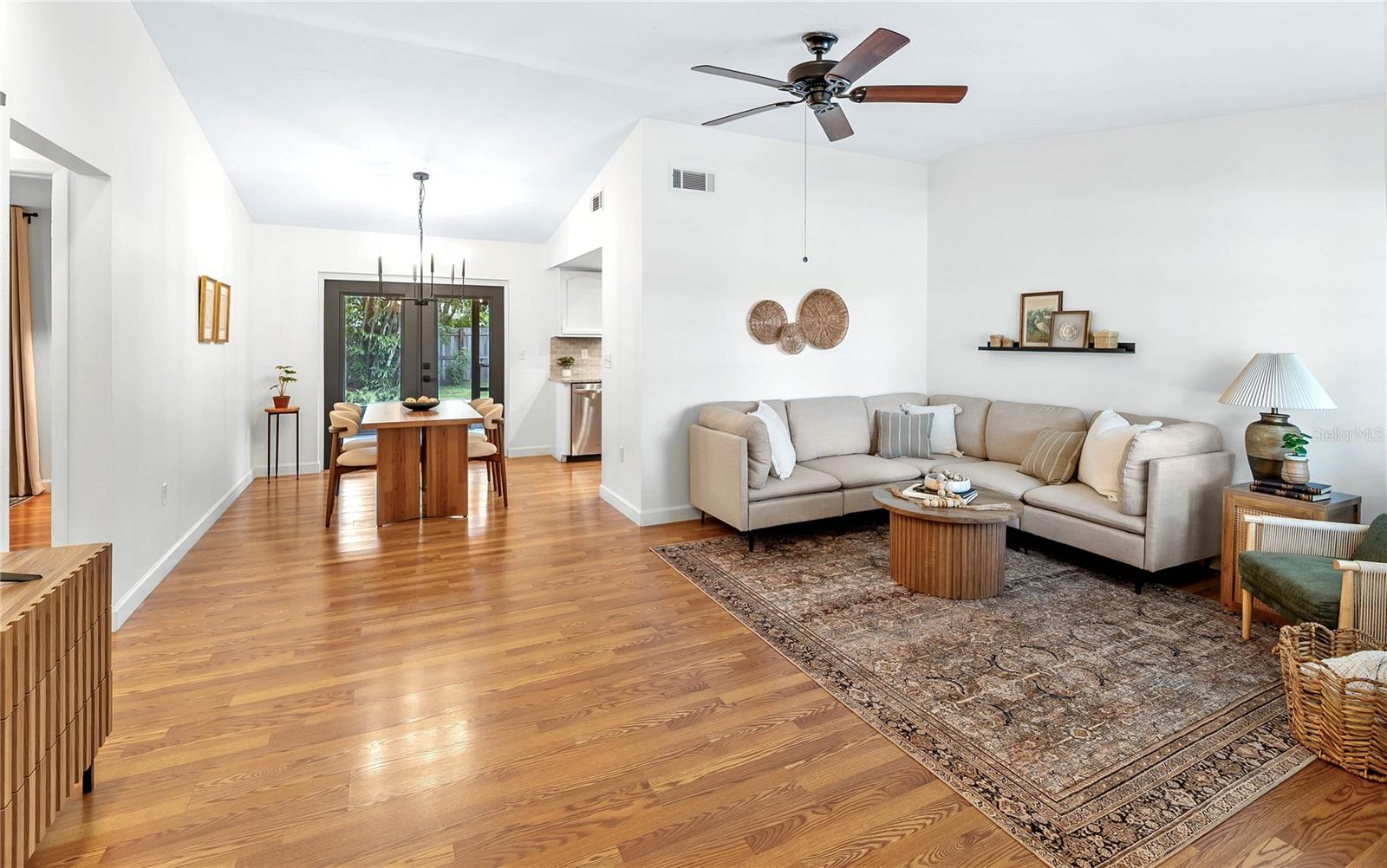 Image 2 of 39 For 1580 Deer Hollow Boulevard