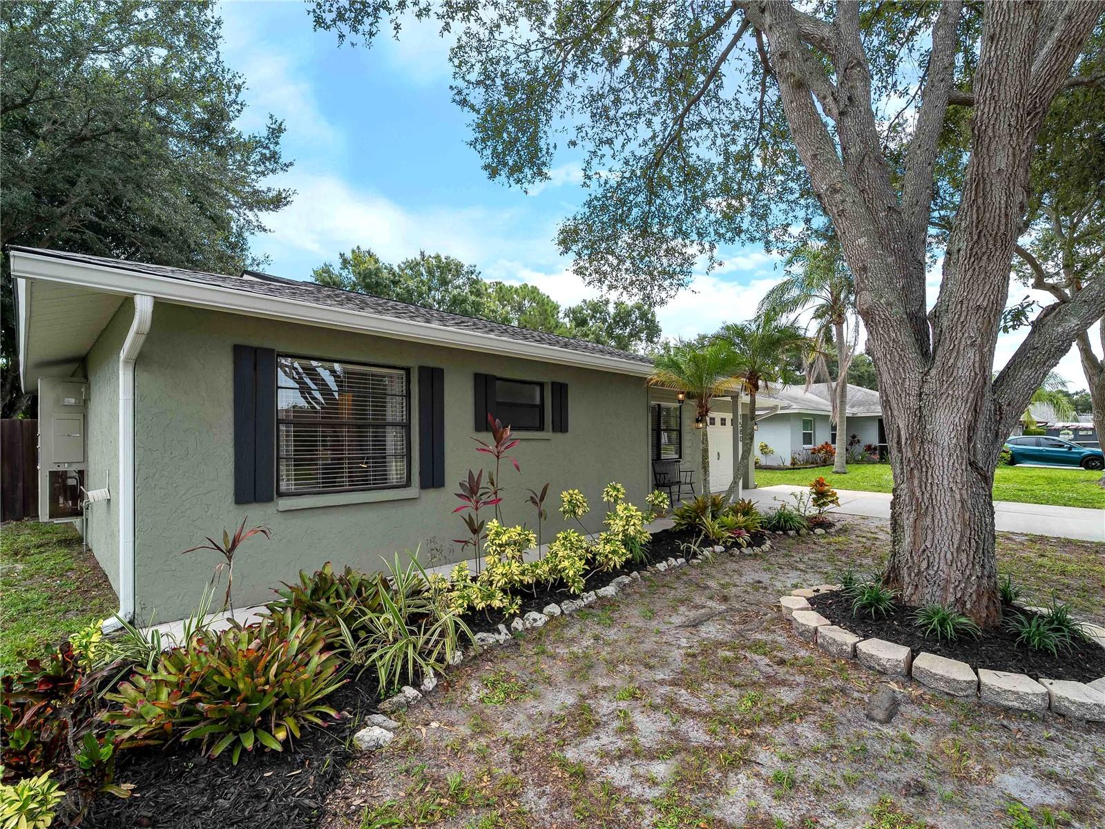 Image 32 of 39 For 1580 Deer Hollow Boulevard