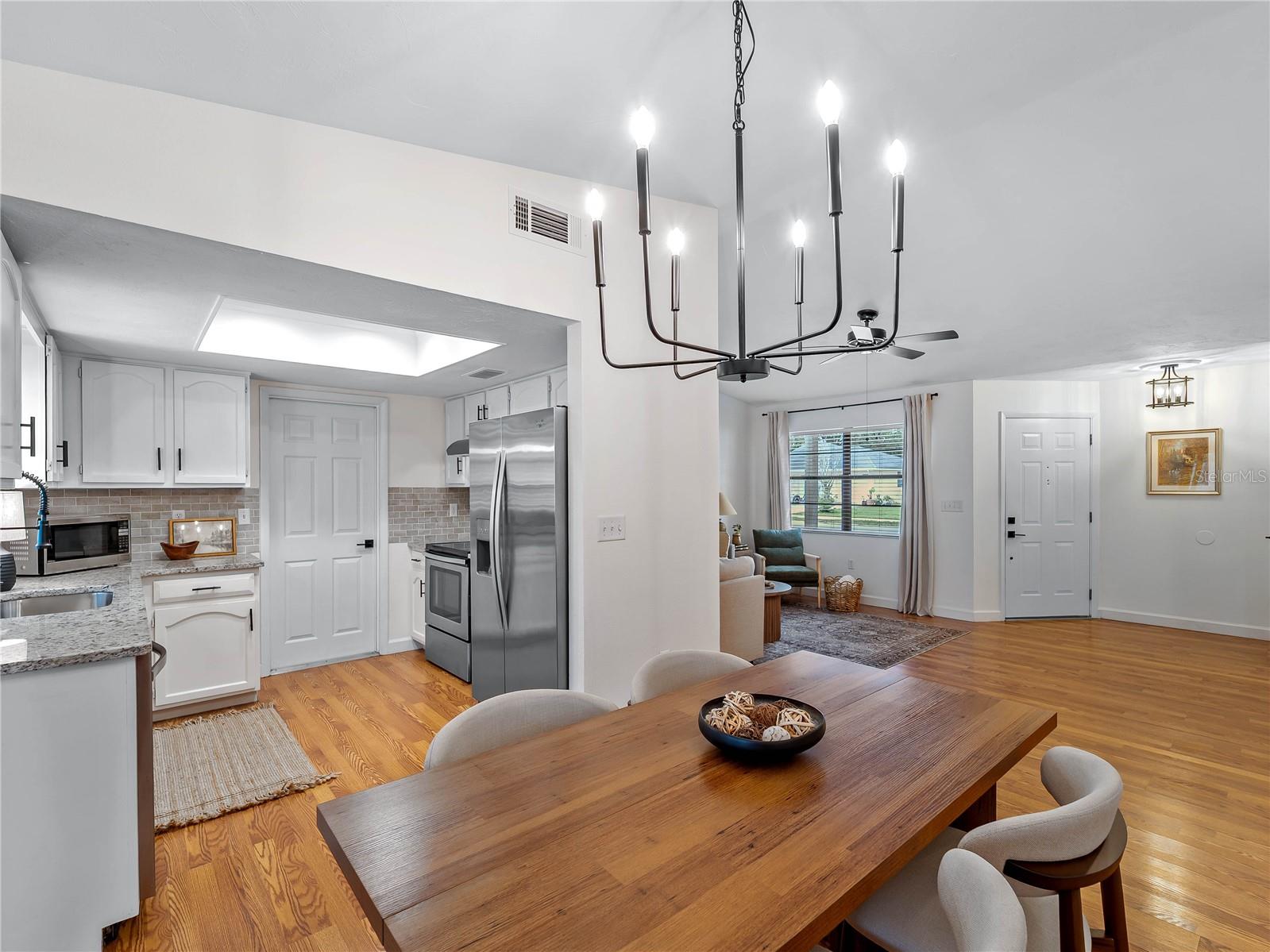 Image 4 of 39 For 1580 Deer Hollow Boulevard