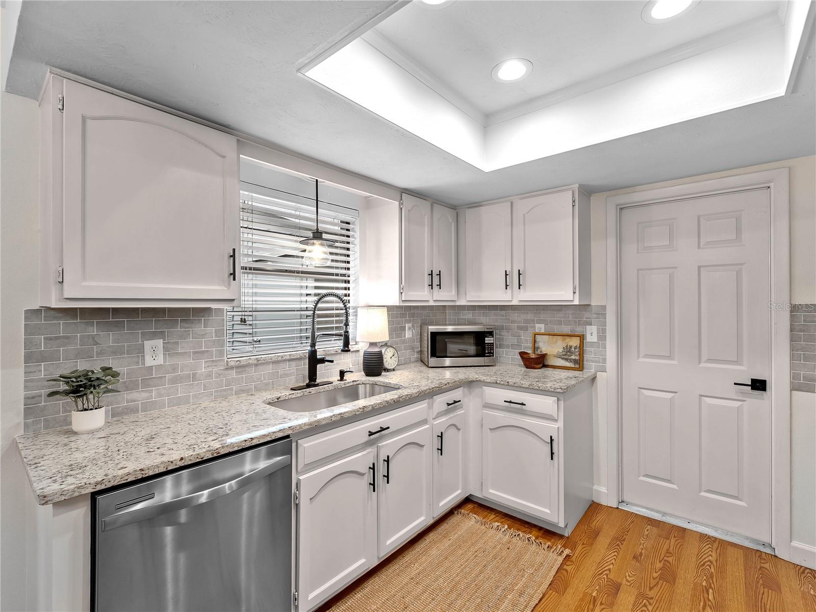 Image 7 of 39 For 1580 Deer Hollow Boulevard