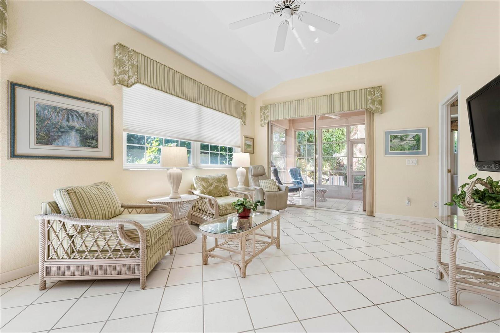 Image 12 of 44 For 1262 Berkshire Circle