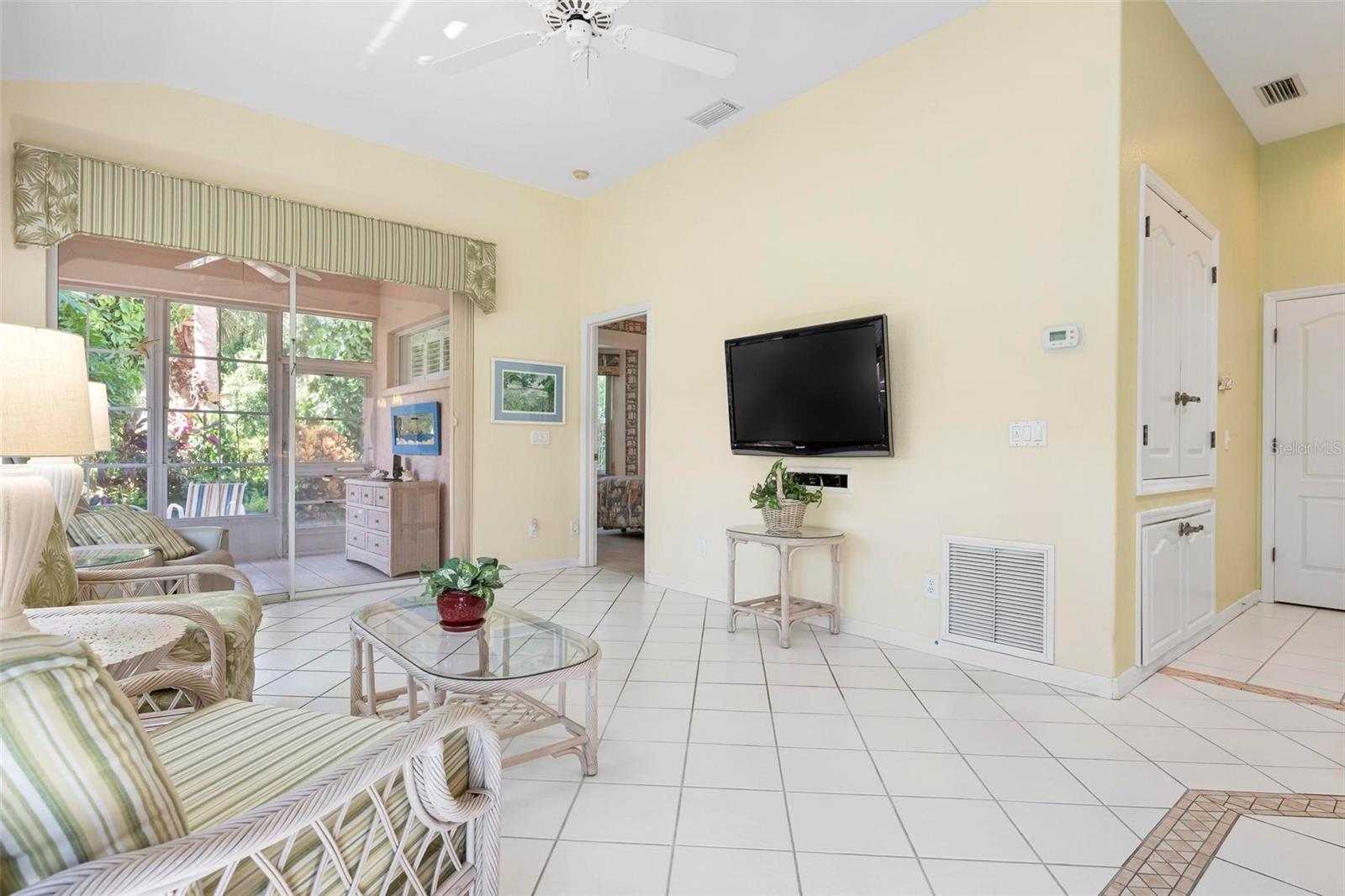 Image 13 of 44 For 1262 Berkshire Circle