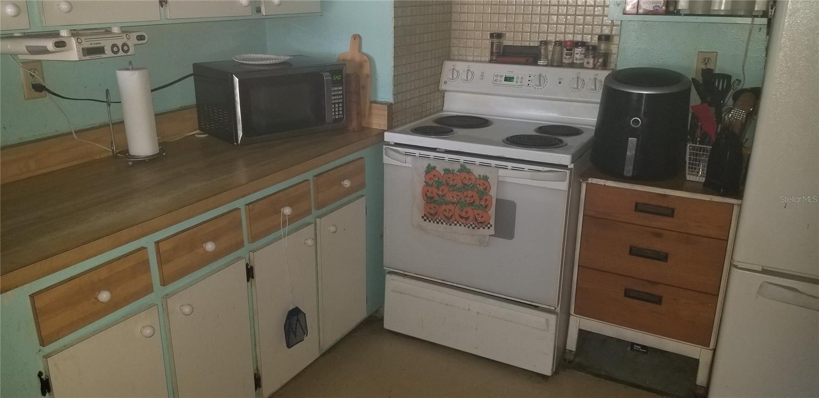 Image 3 of 5 For 100 Orange Grove Avenue S