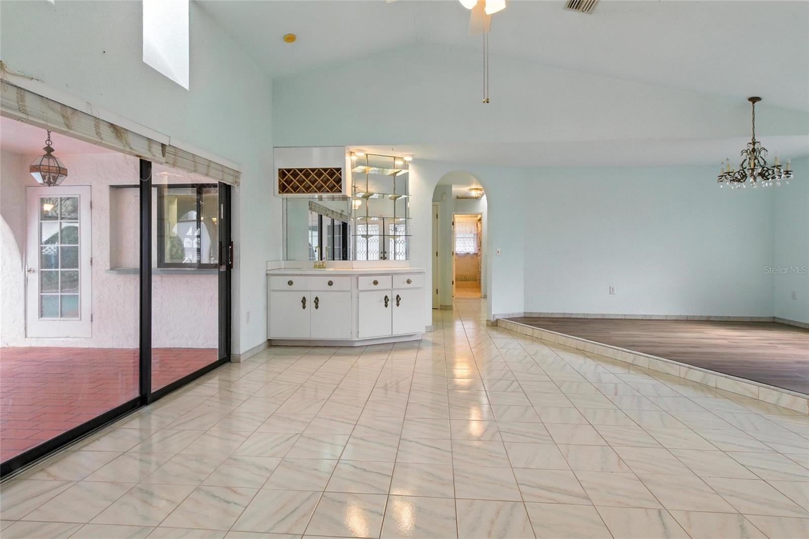 Image 10 of 52 For 1209 Alton Road