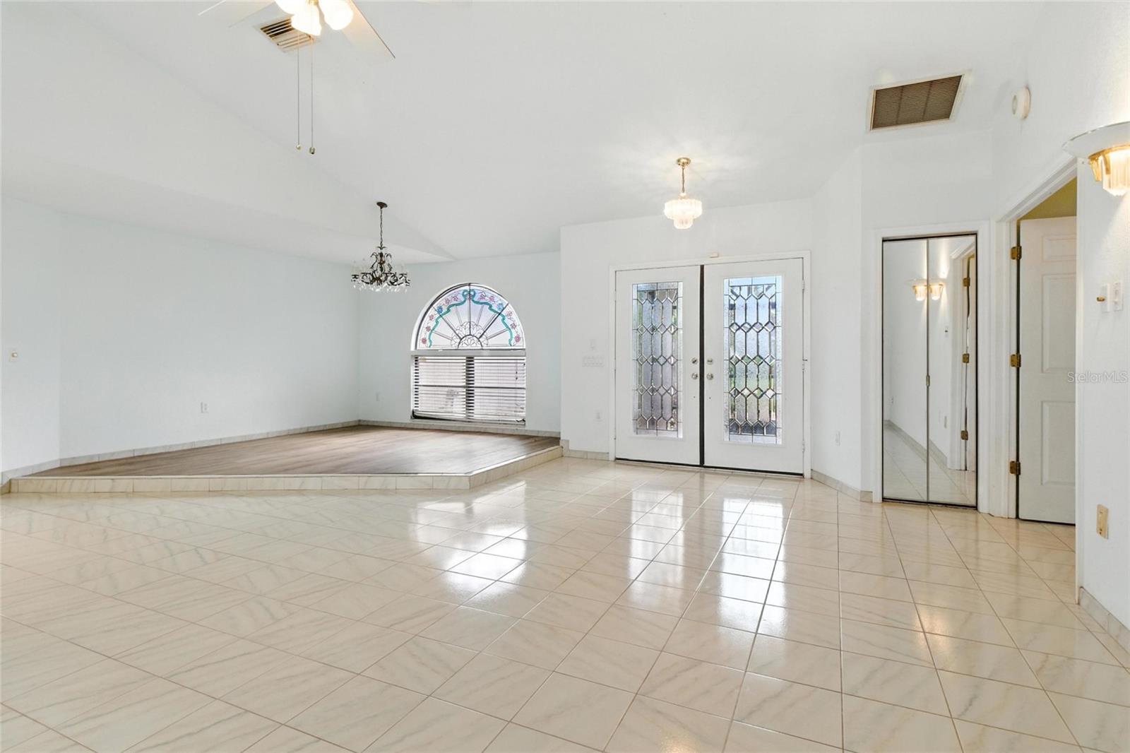 Image 11 of 52 For 1209 Alton Road