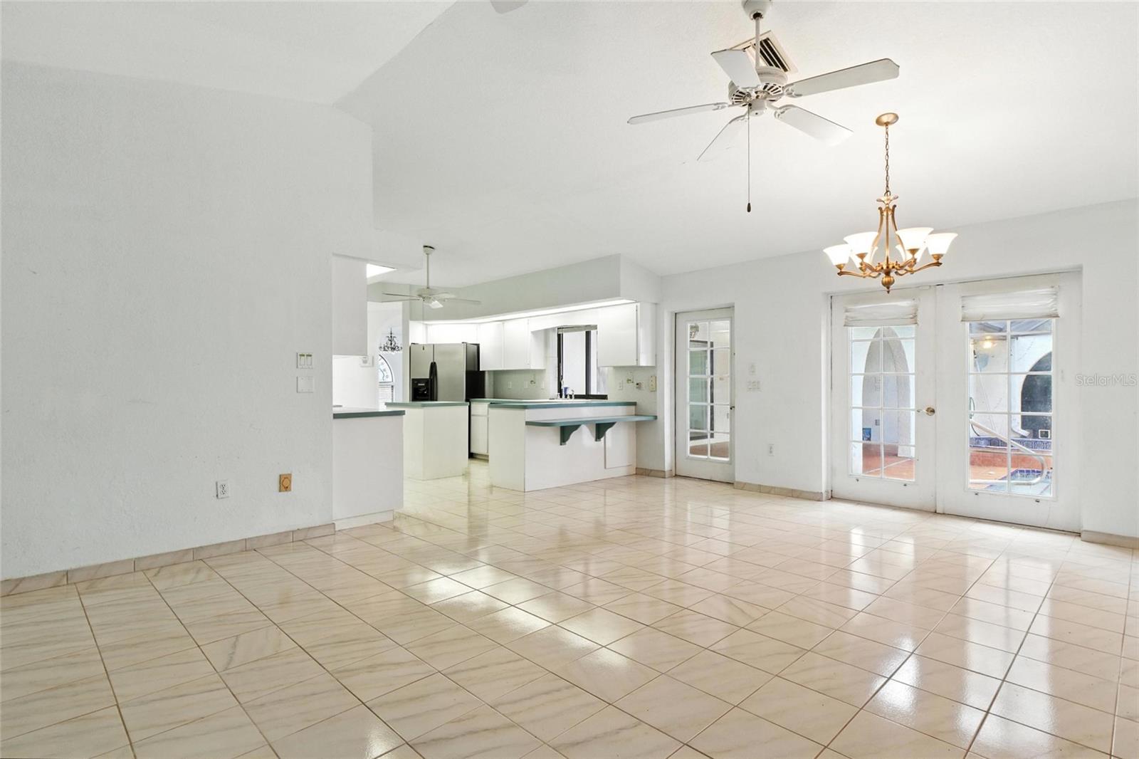 Image 18 of 52 For 1209 Alton Road