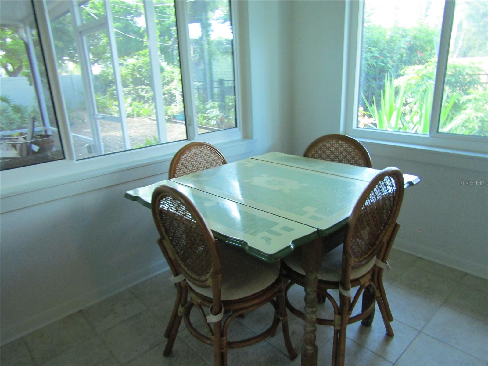 Image 12 of 20 For 421 Riviera Street
